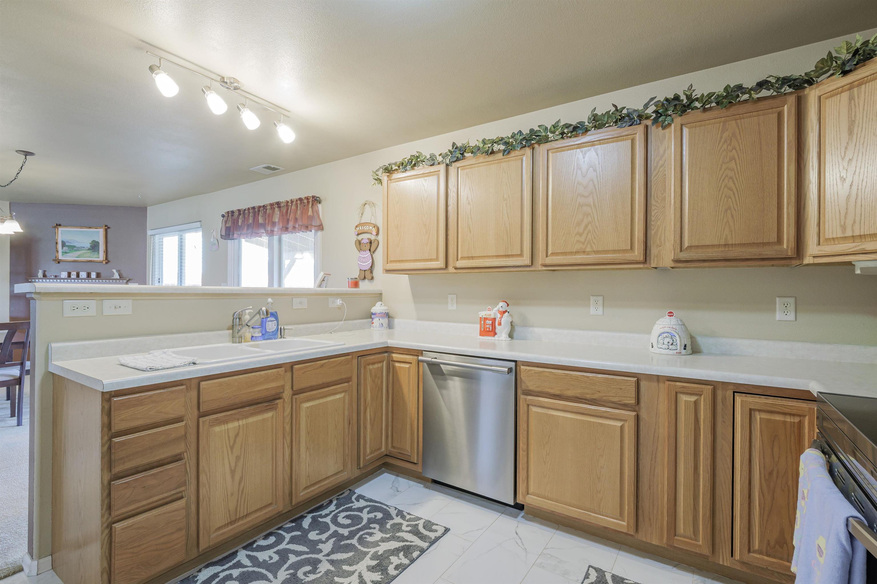 386 1/2 Skyler Street Property Photo 12