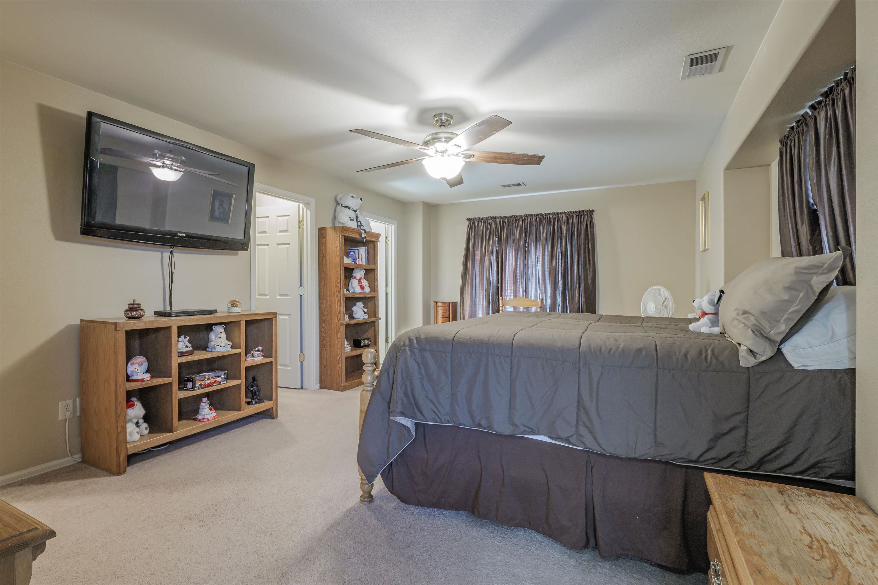 386 1/2 Skyler Street Property Photo 16