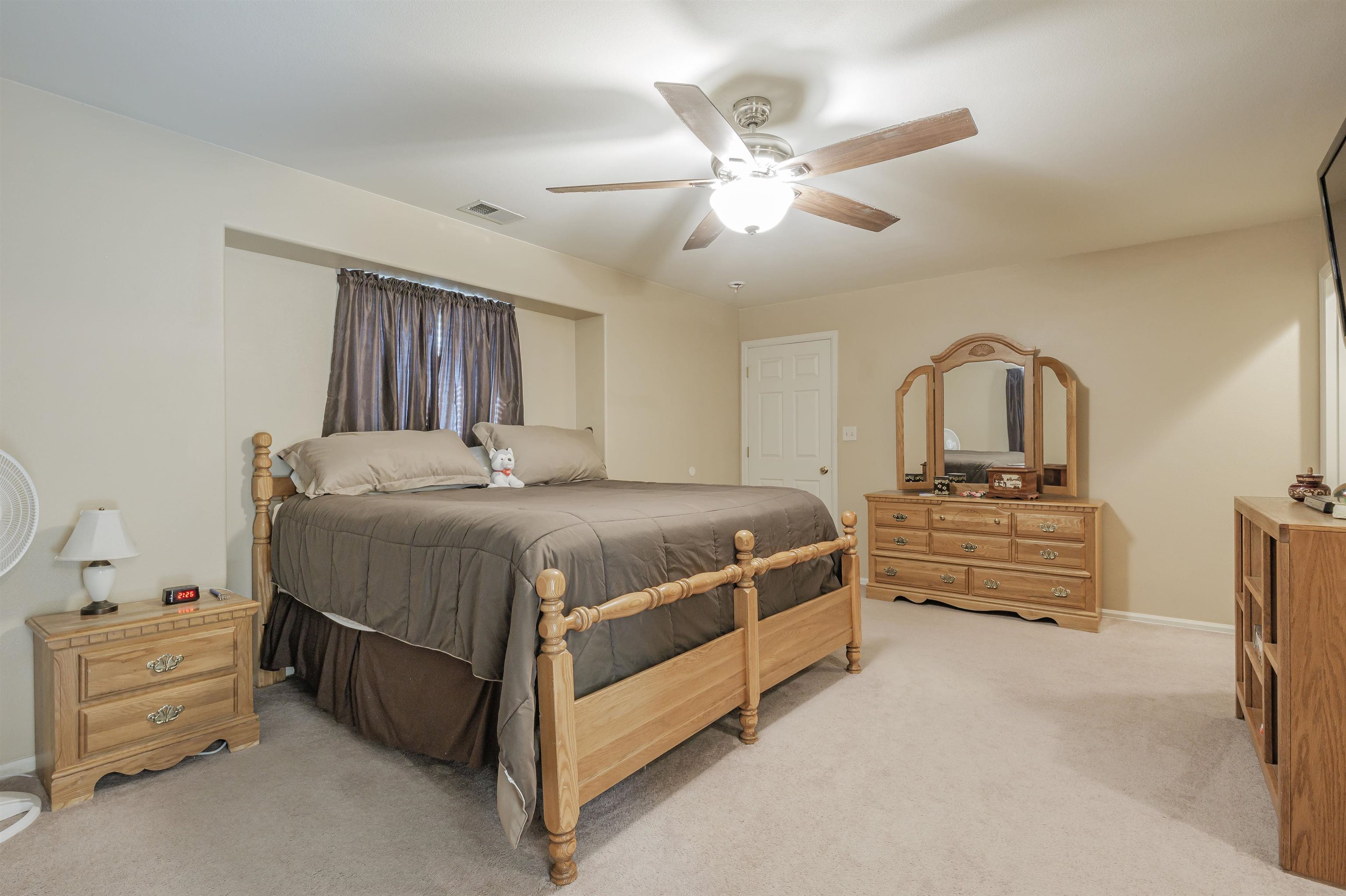 386 1/2 Skyler Street Property Photo 18