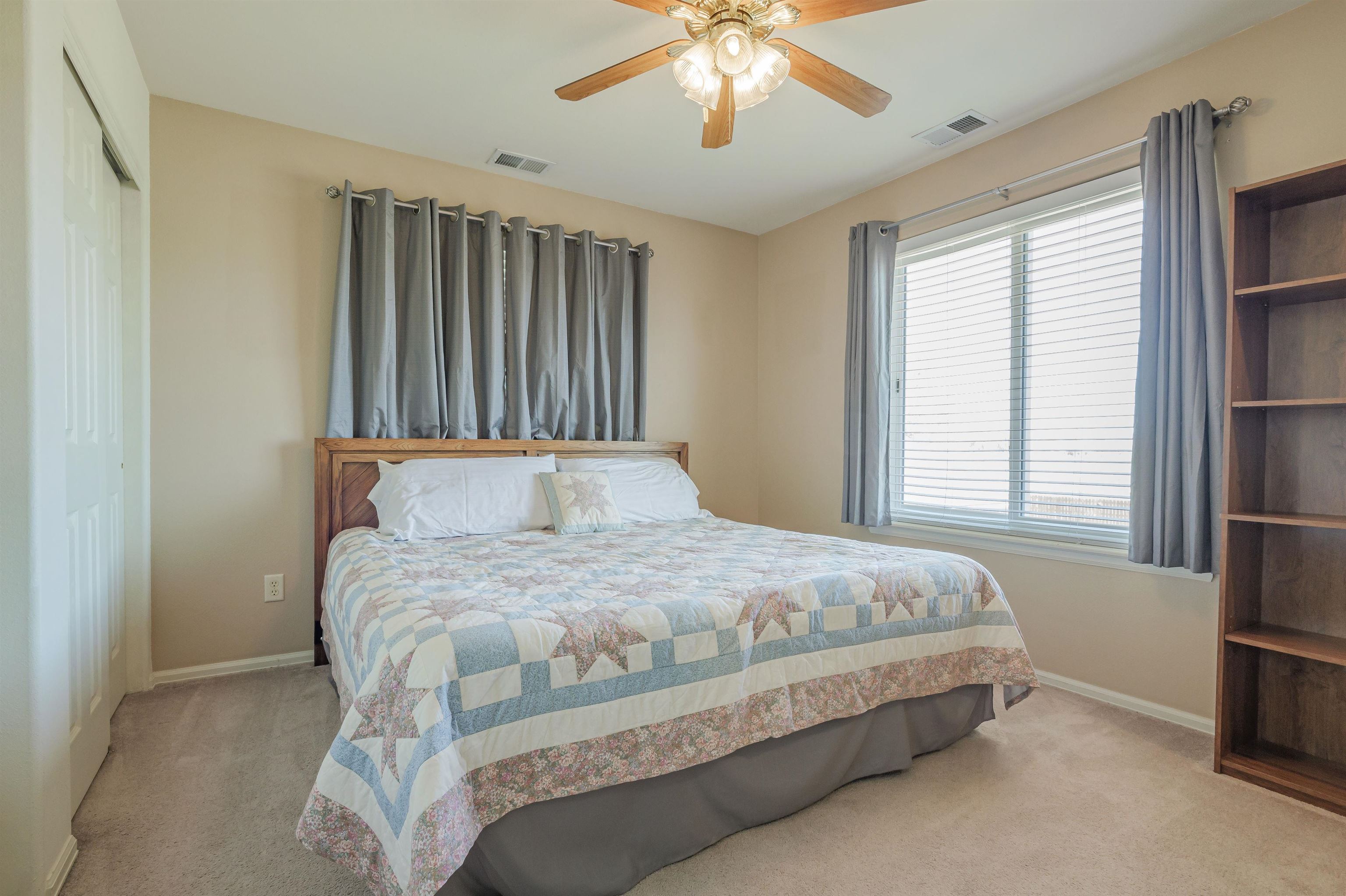 386 1/2 Skyler Street Property Photo 27