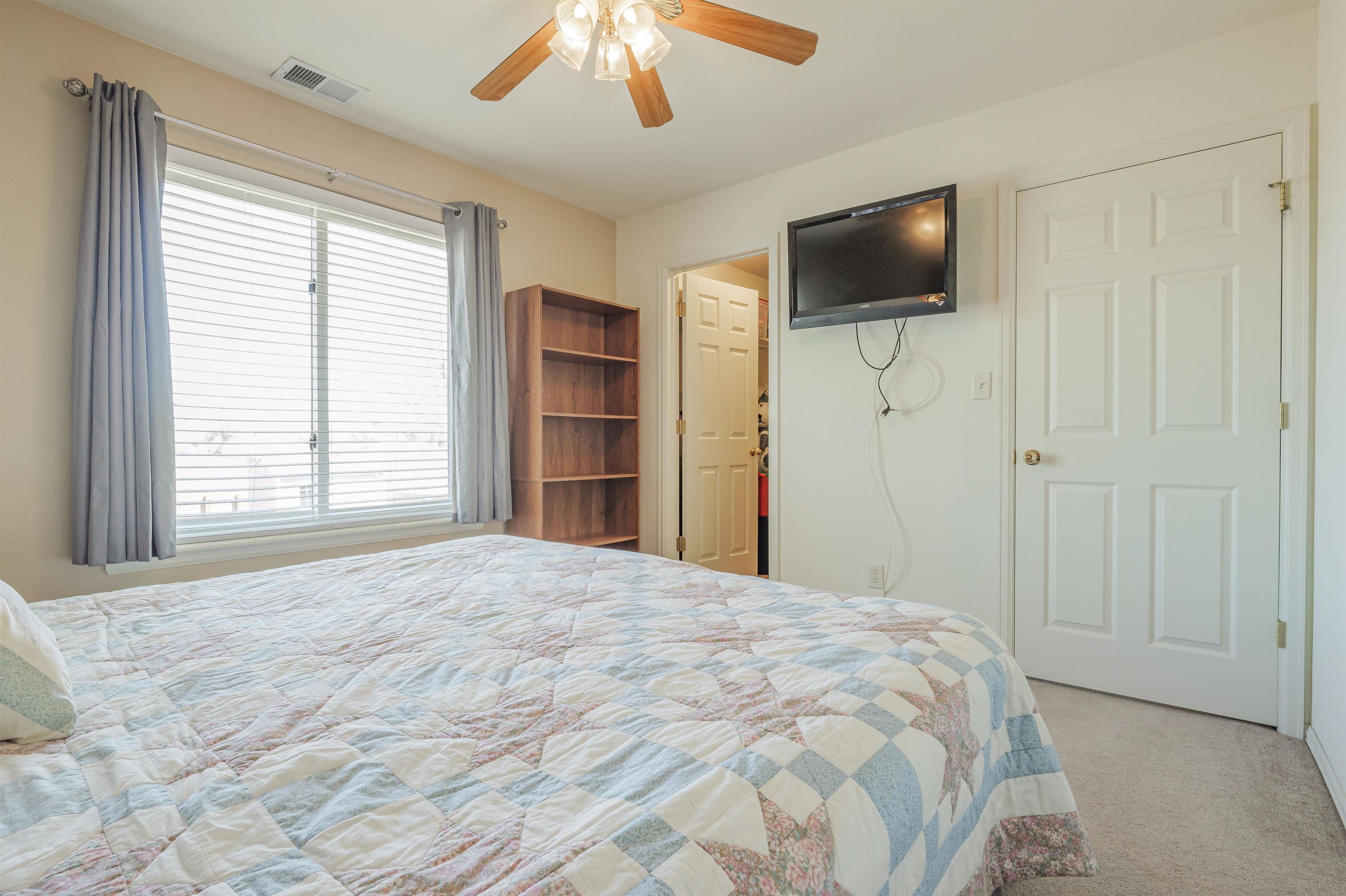 386 1/2 Skyler Street Property Photo 28