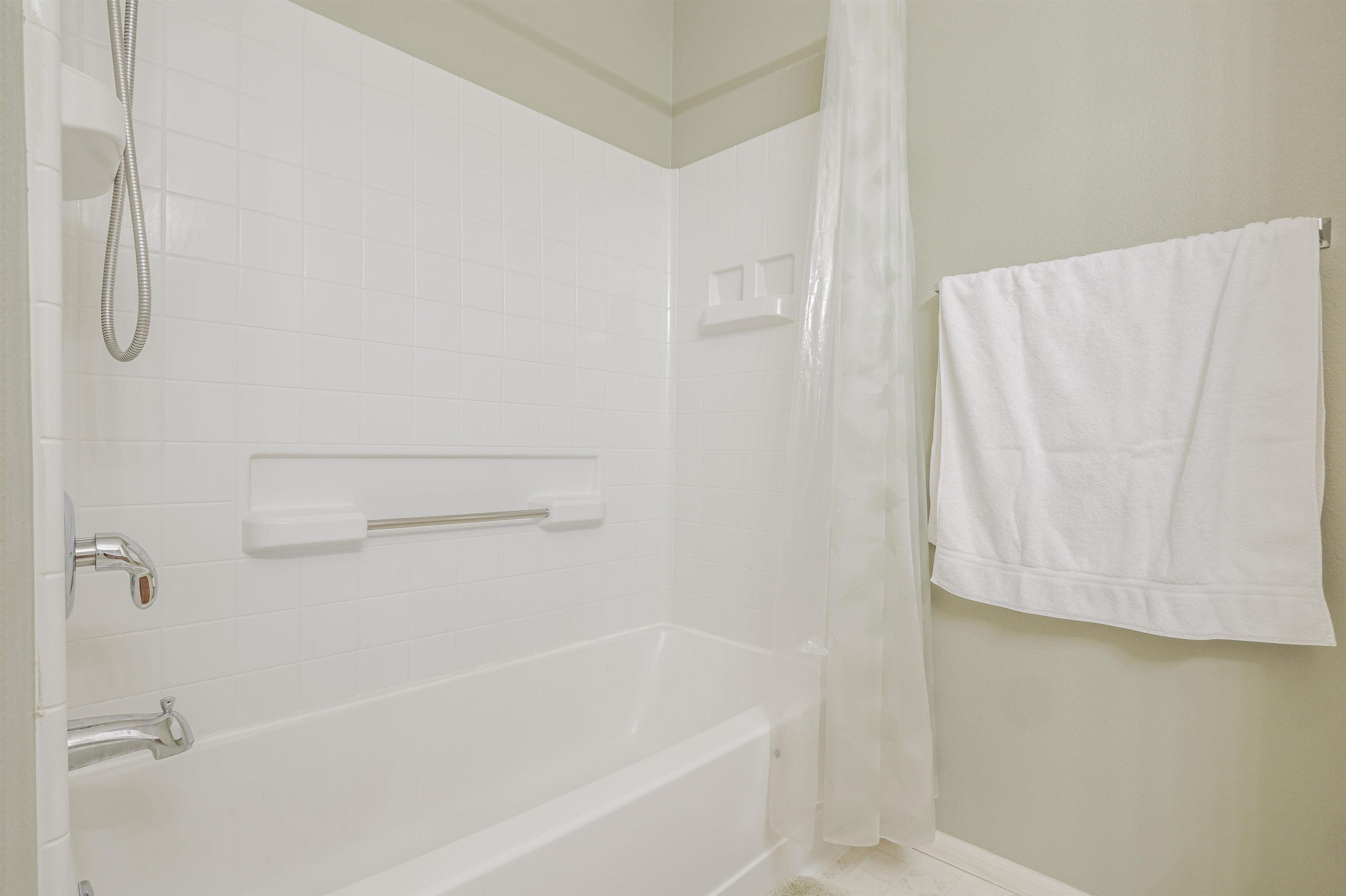 386 1/2 Skyler Street Property Photo 32