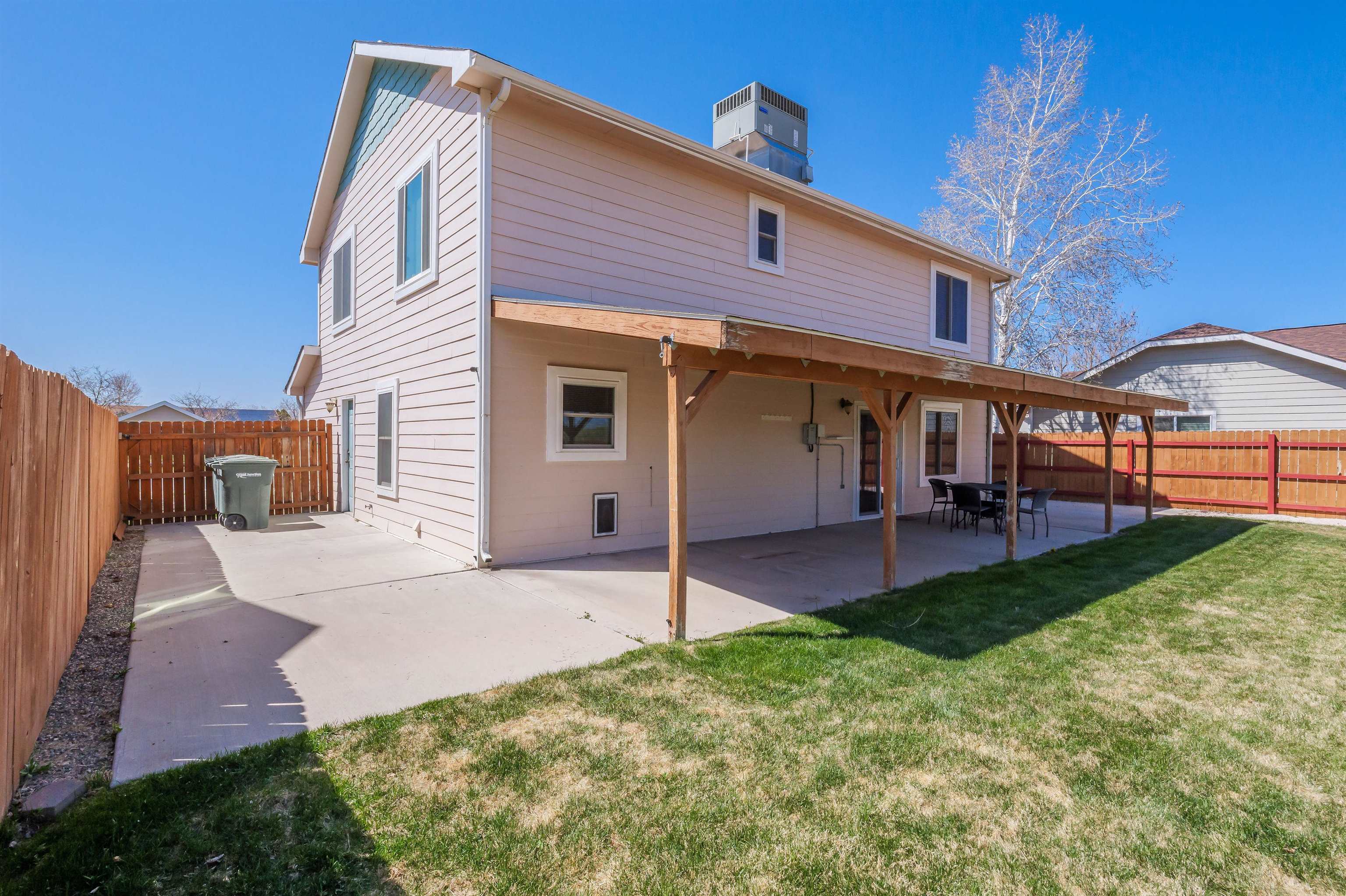 386 1/2 Skyler Street Property Photo 35