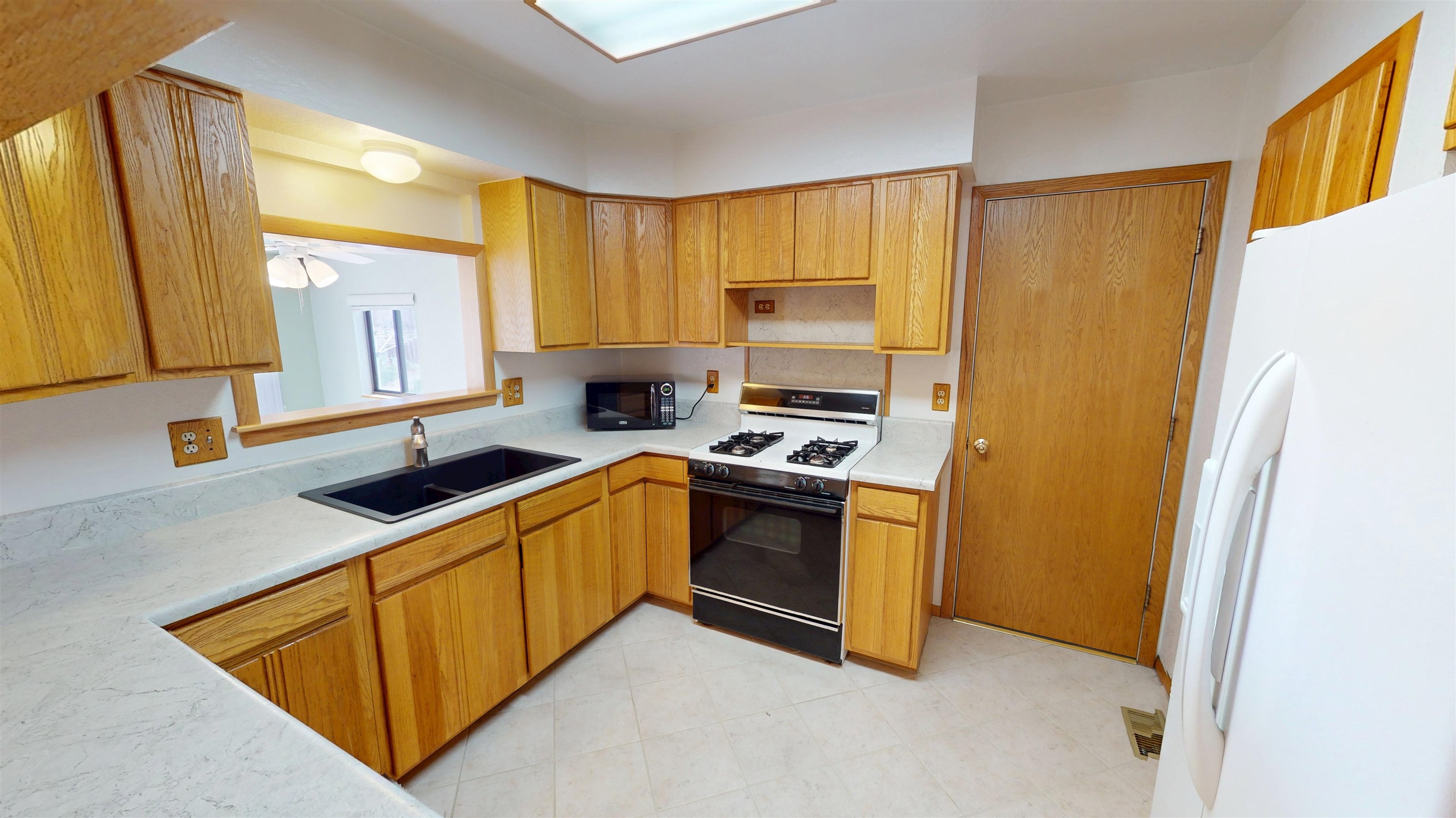 3305 Laurel Lane Property Photo 7
