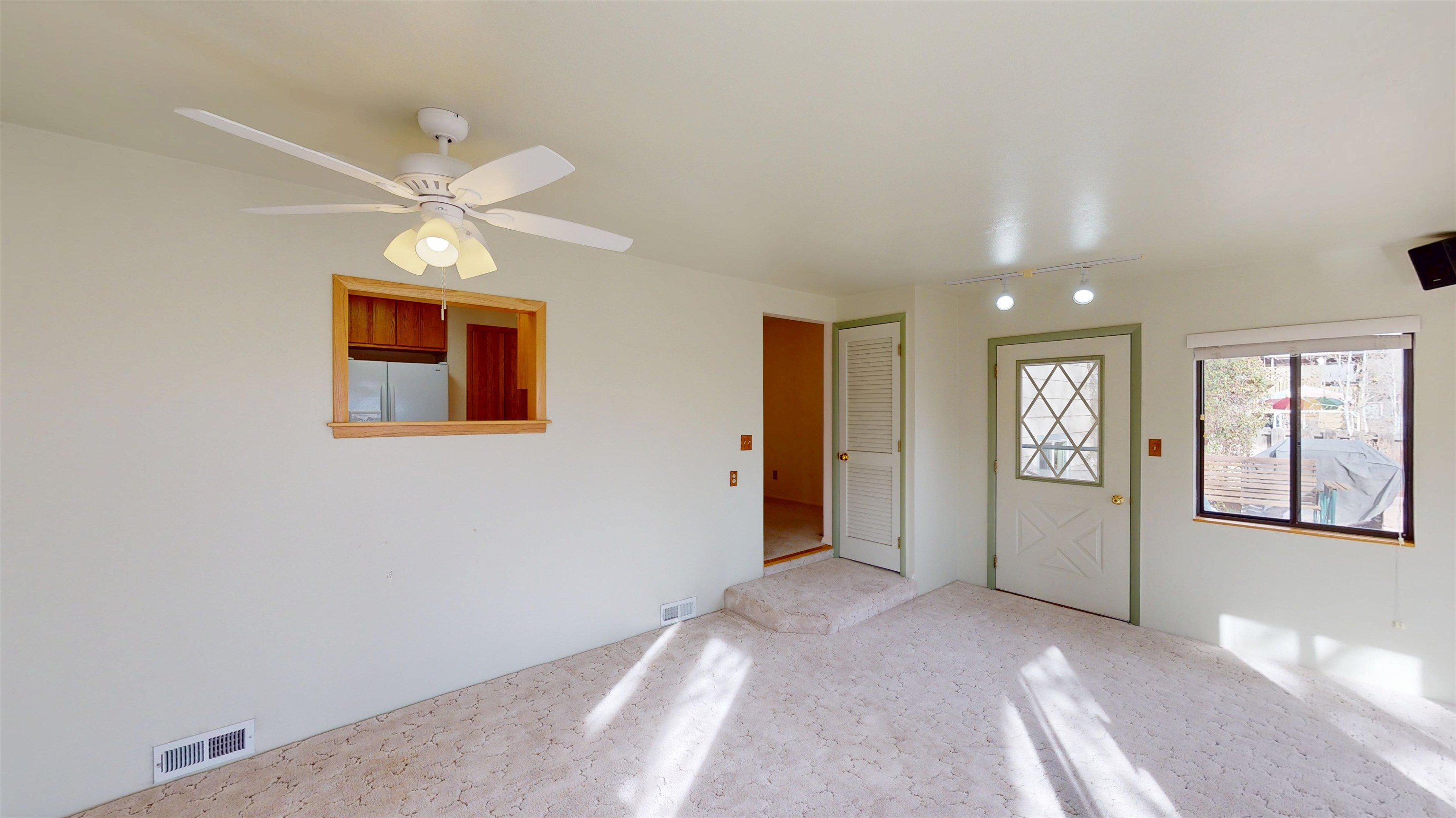 3305 Laurel Lane Property Photo 12