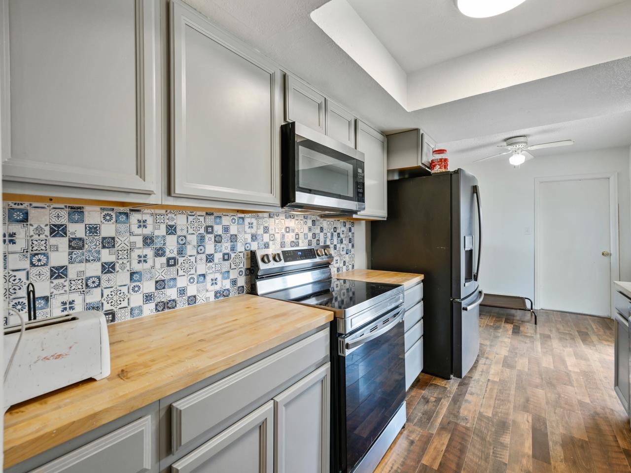 932 E Carolina Avenue Property Photo 8