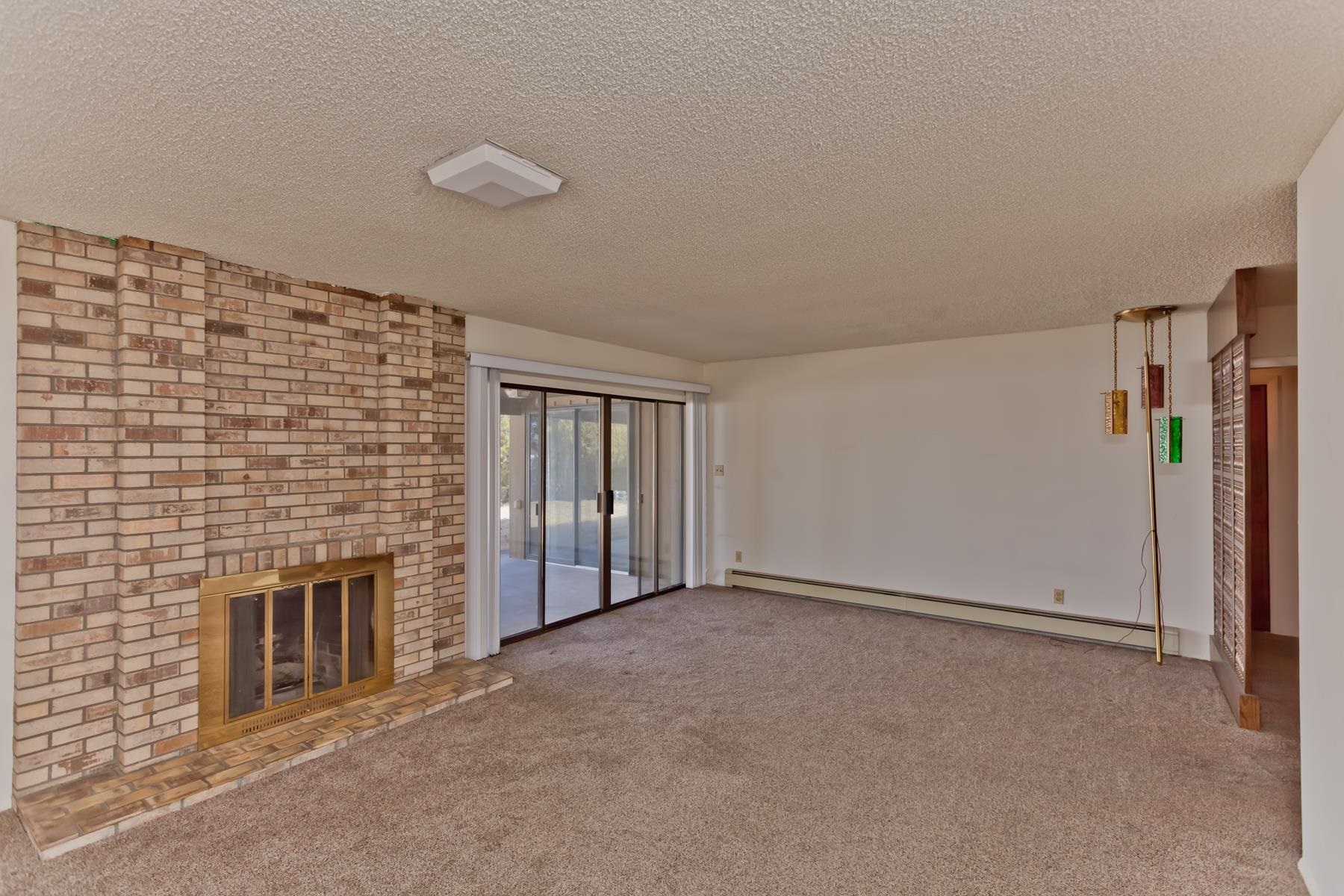 2717 N 8th Court Property Photo 4