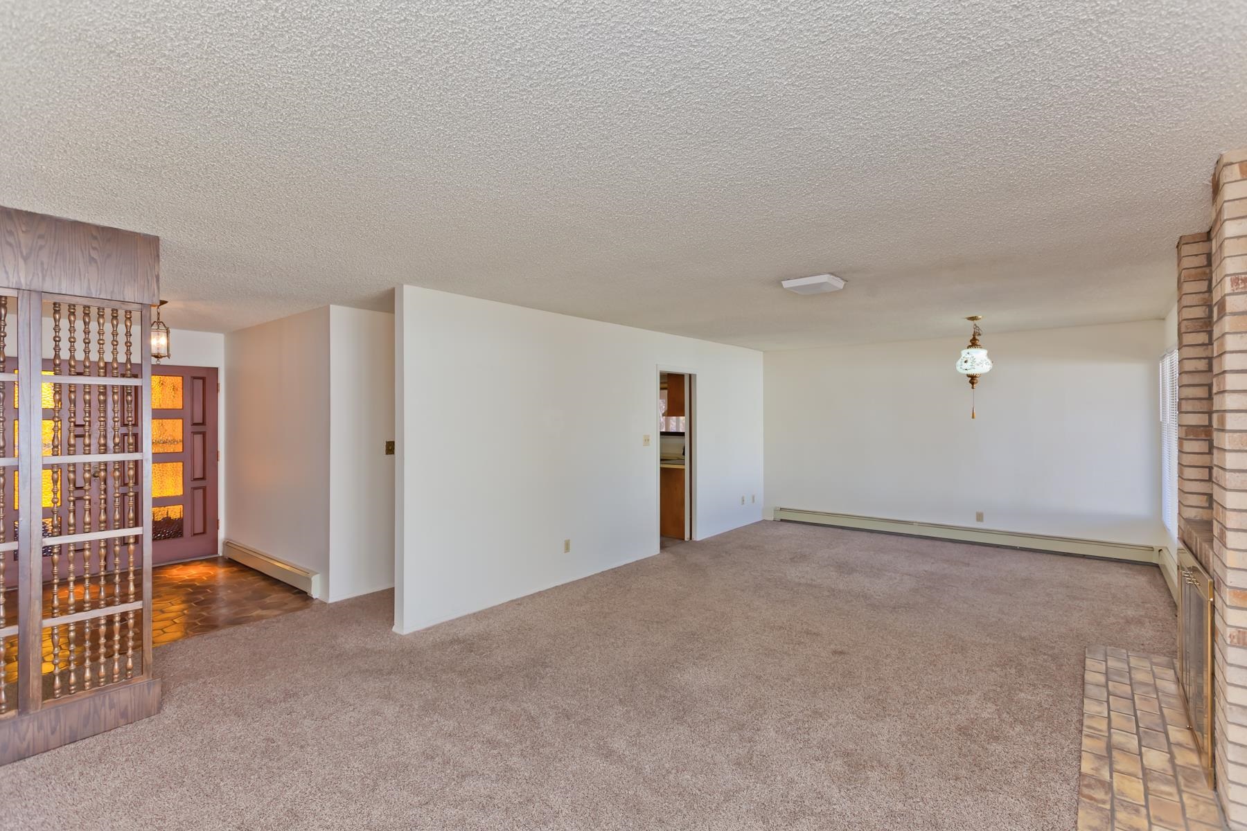 2717 N 8th Court Property Photo 5