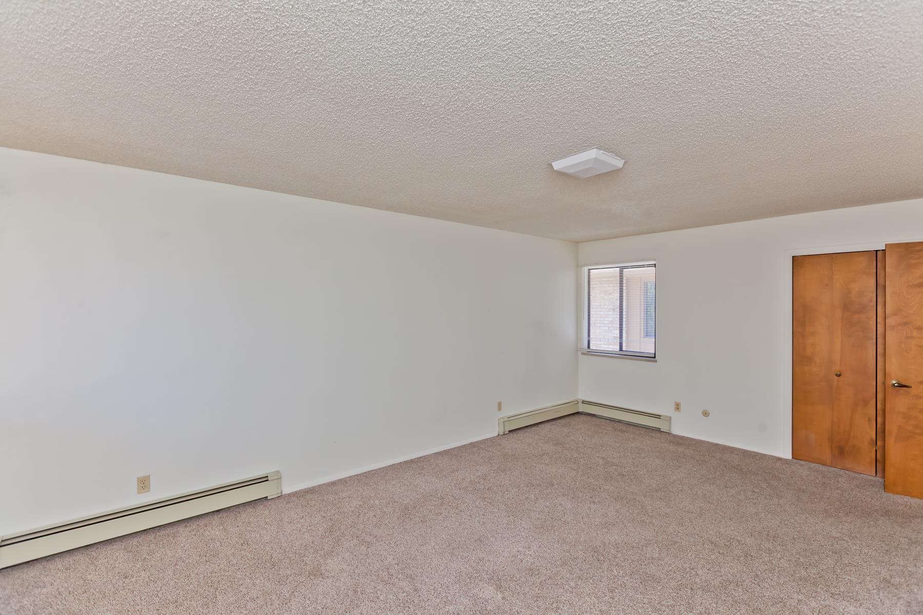 2717 N 8th Court Property Photo 17