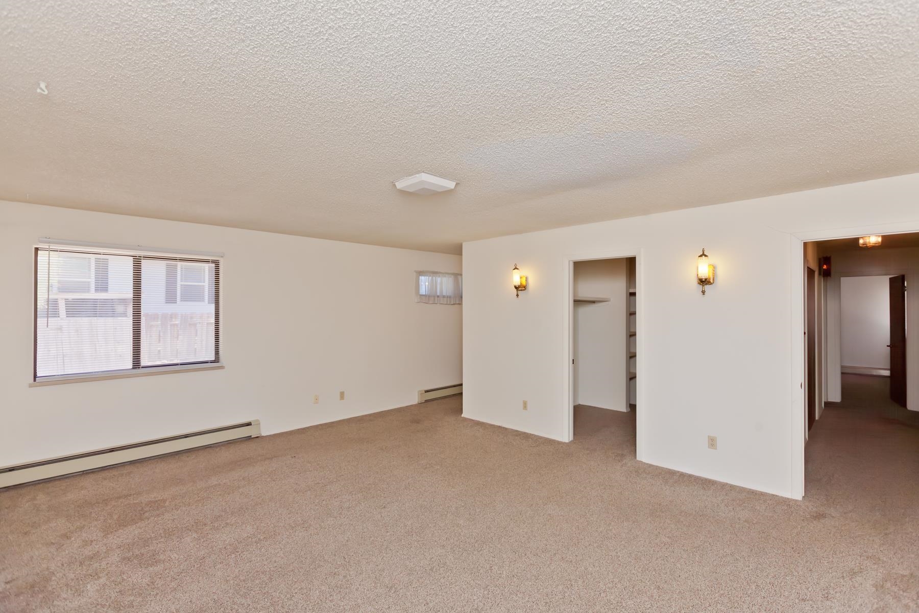 2717 N 8th Court Property Photo 23
