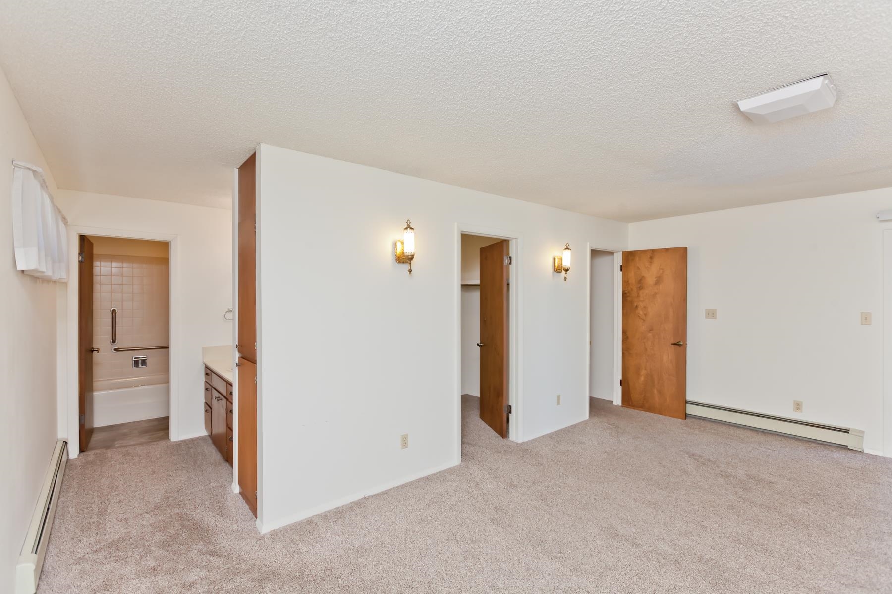 2717 N 8th Court Property Photo 24