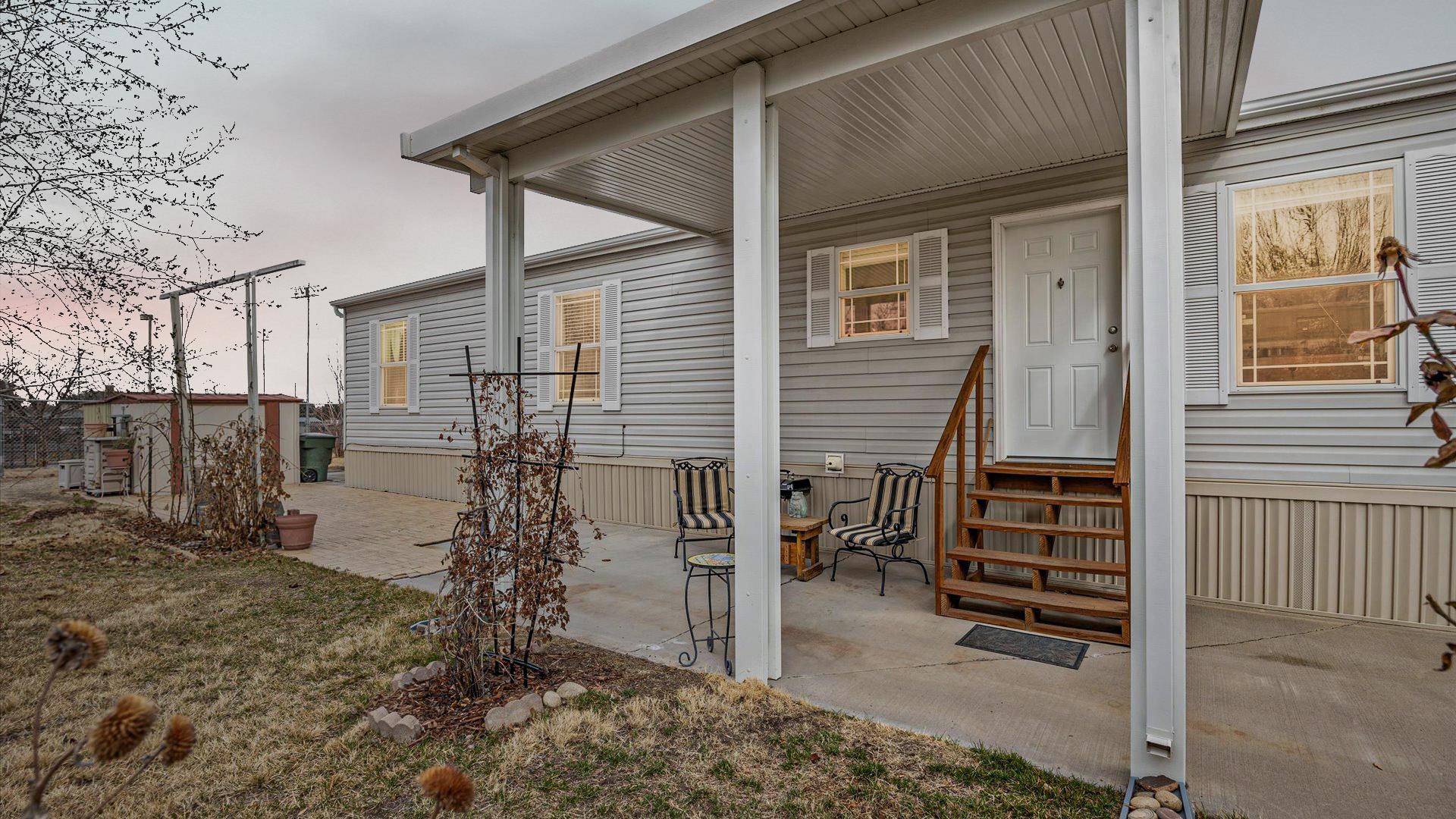 541 1/2 Willow Road Property Photo 3