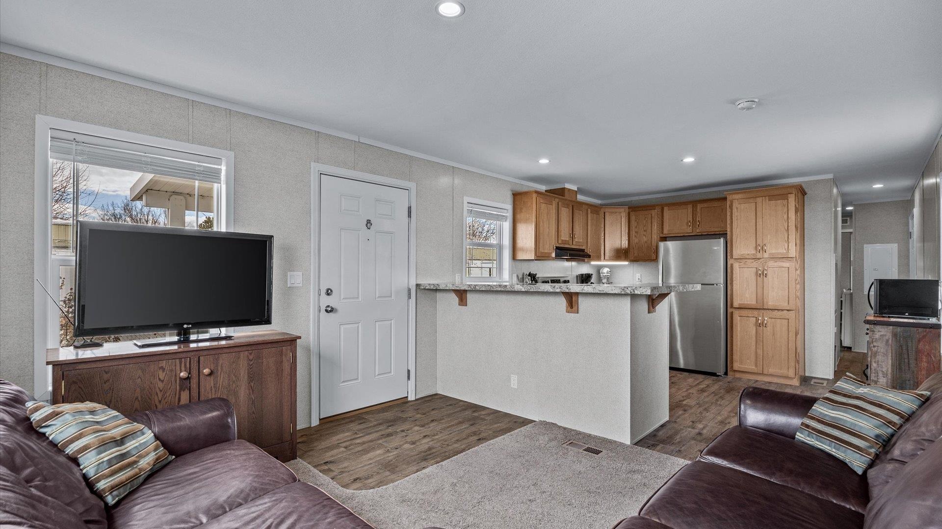 541 1/2 Willow Road Property Photo 4