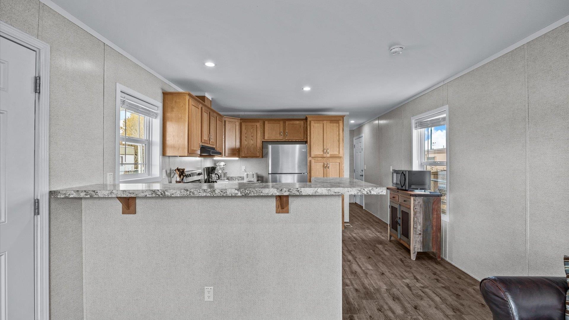 541 1/2 Willow Road Property Photo 6