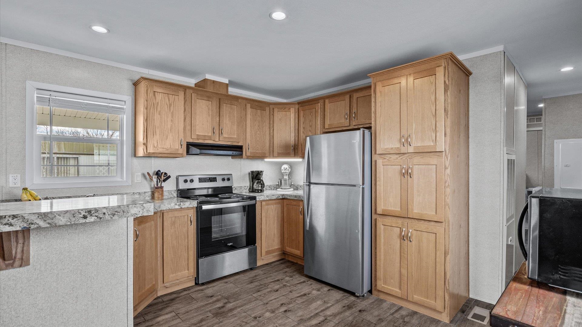 541 1/2 Willow Road Property Photo 8
