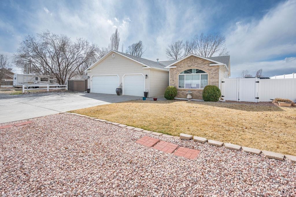 3138 1/2 F 1/2 Road Property Photo 2