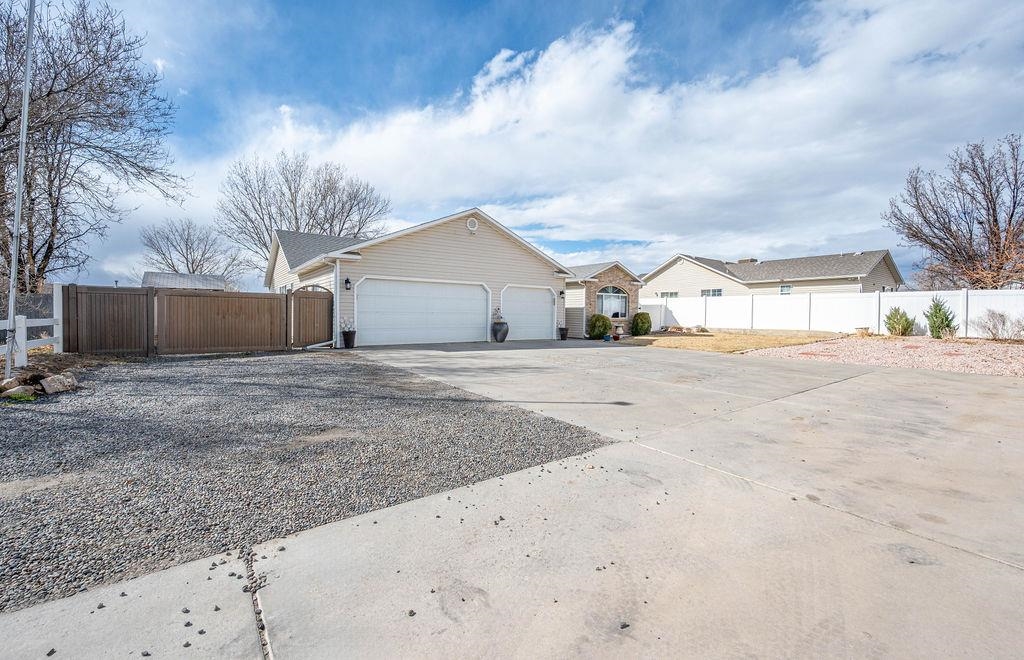 3138 1/2 F 1/2 Road Property Photo 3