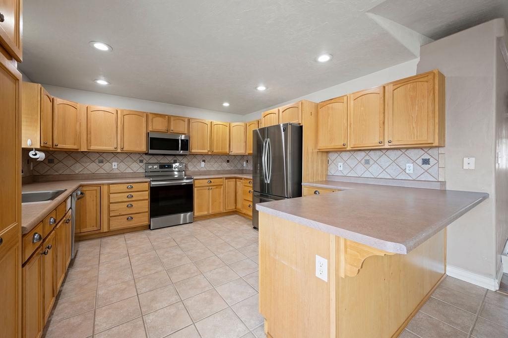 3138 1/2 F 1/2 Road Property Photo 11