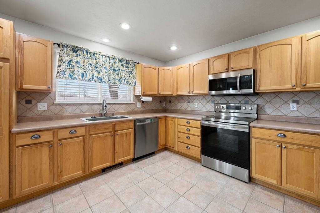 3138 1/2 F 1/2 Road Property Photo 12
