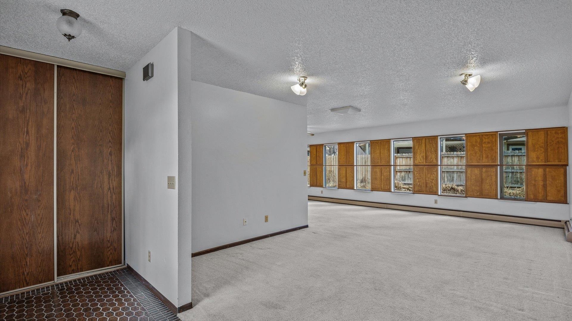4010 Applewood Street Property Photo 5