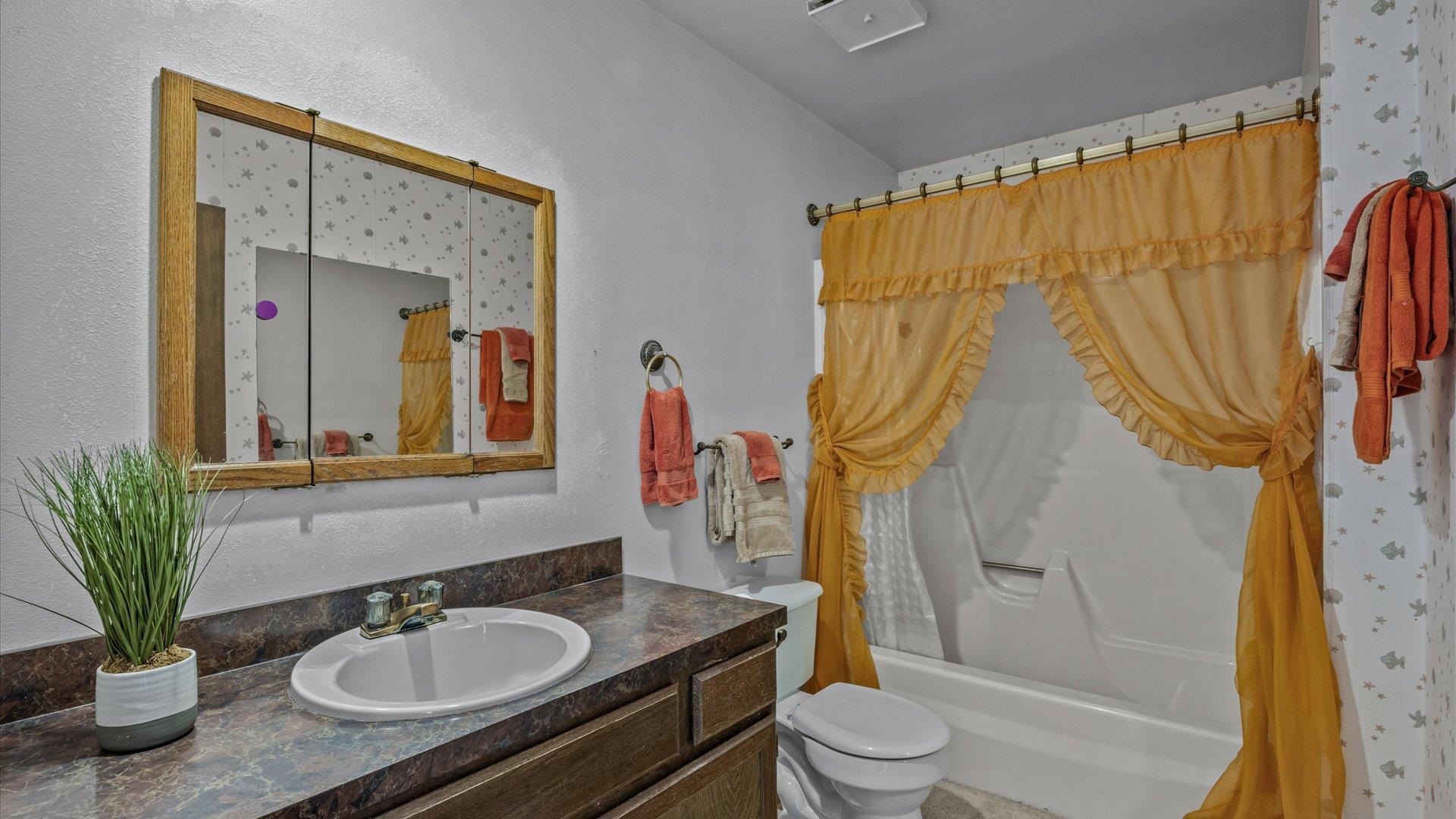 4010 Applewood Street Property Photo 18