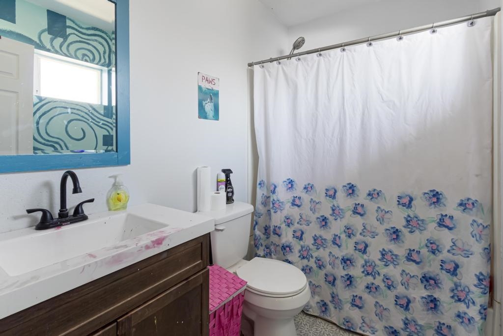2312 Meadow Circle Property Photo 8