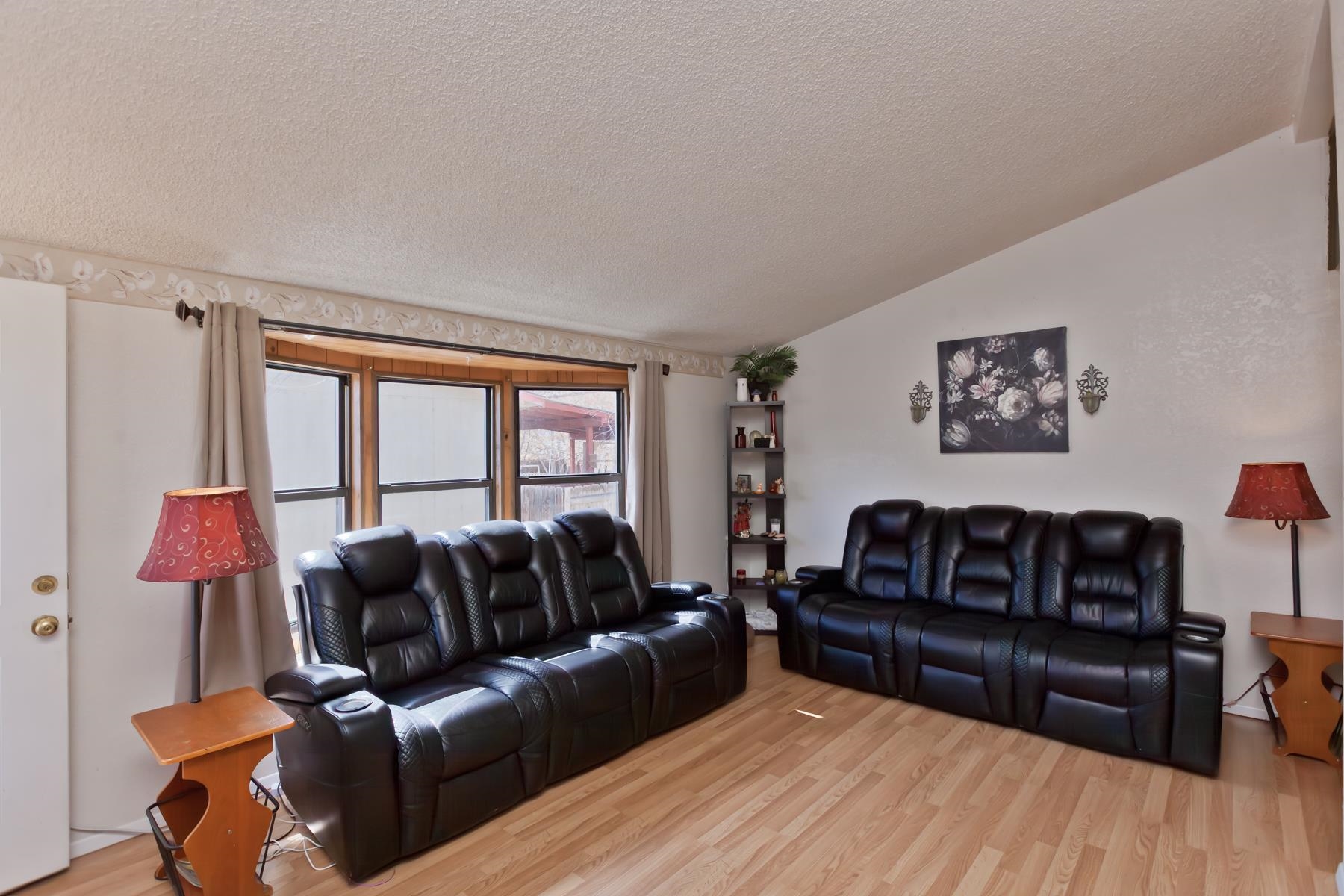 416 Meadowvale Way Property Photo 5
