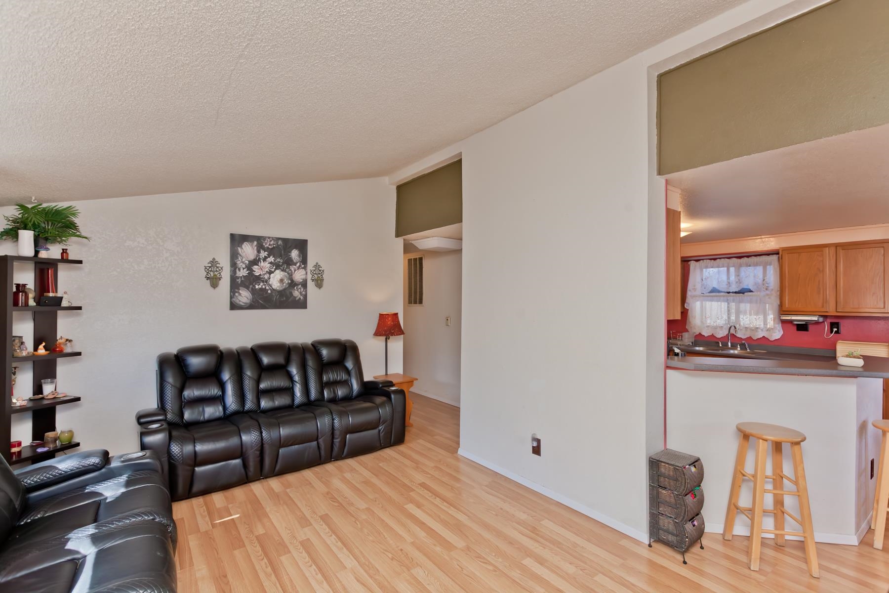 416 Meadowvale Way Property Photo 7