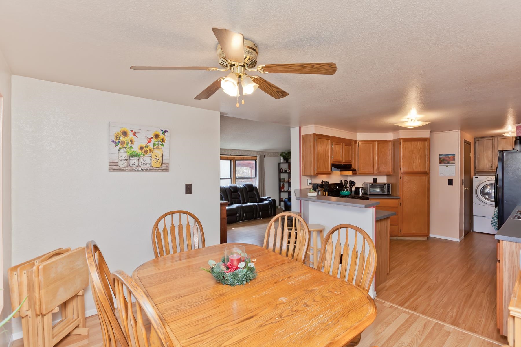 416 Meadowvale Way Property Photo 8