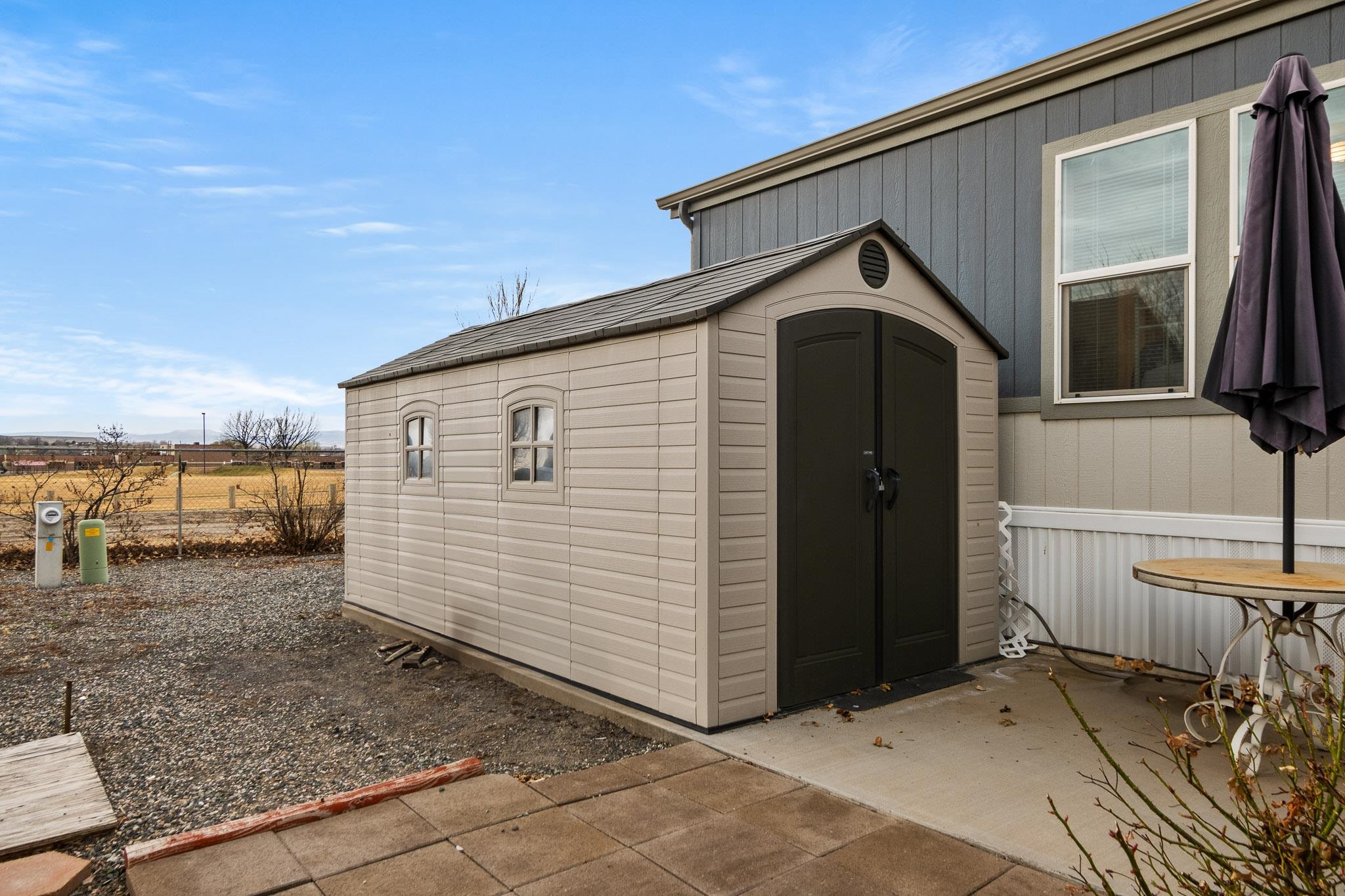 3251 E Road Property Photo 5
