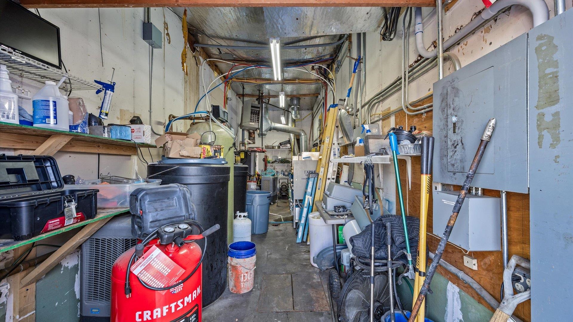 555 1/2 S Highway 50 Property Photo 10