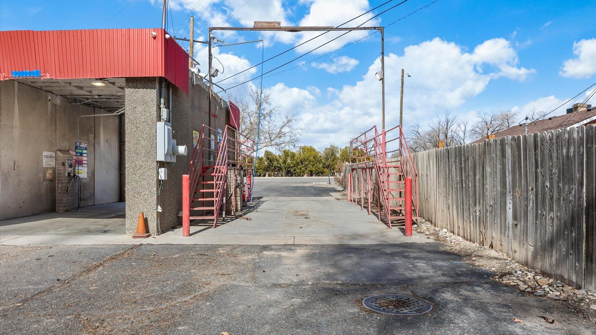555 1/2 S Highway 50 Property Photo 11