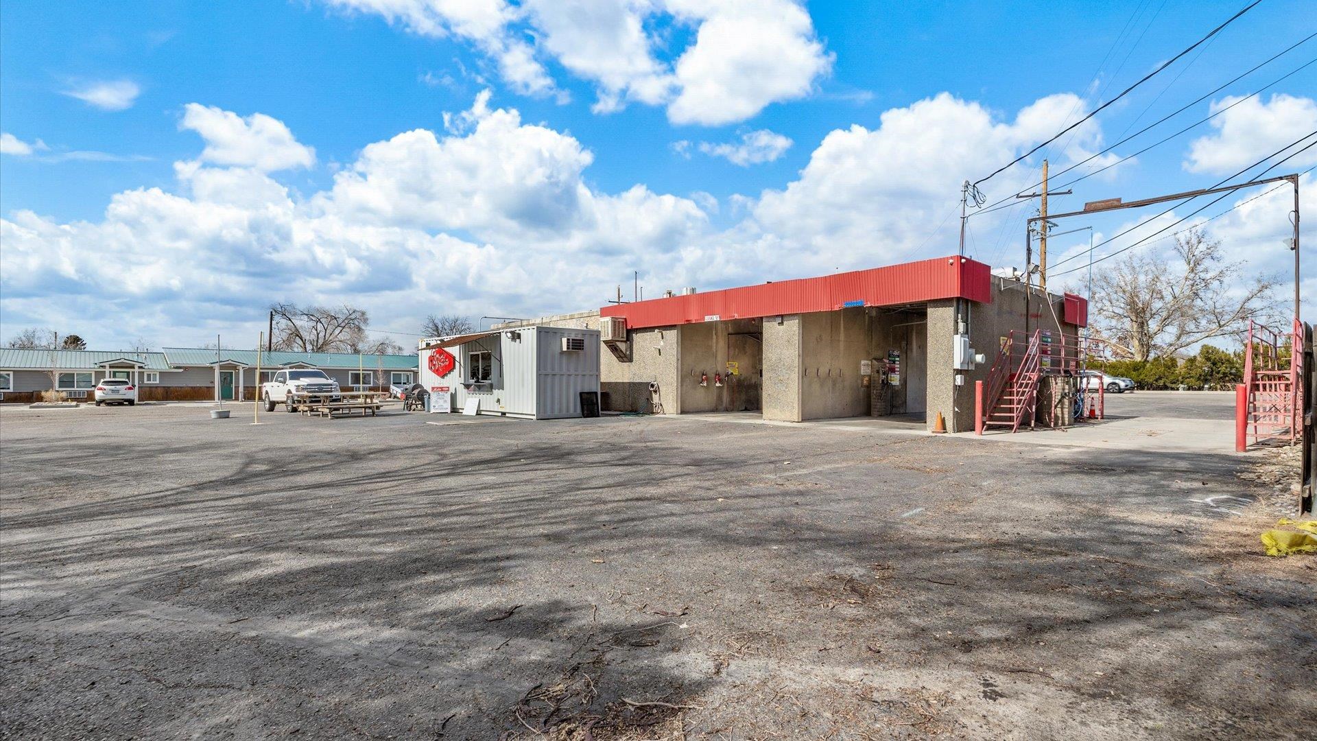 555 1/2 S Highway 50 Property Photo 14