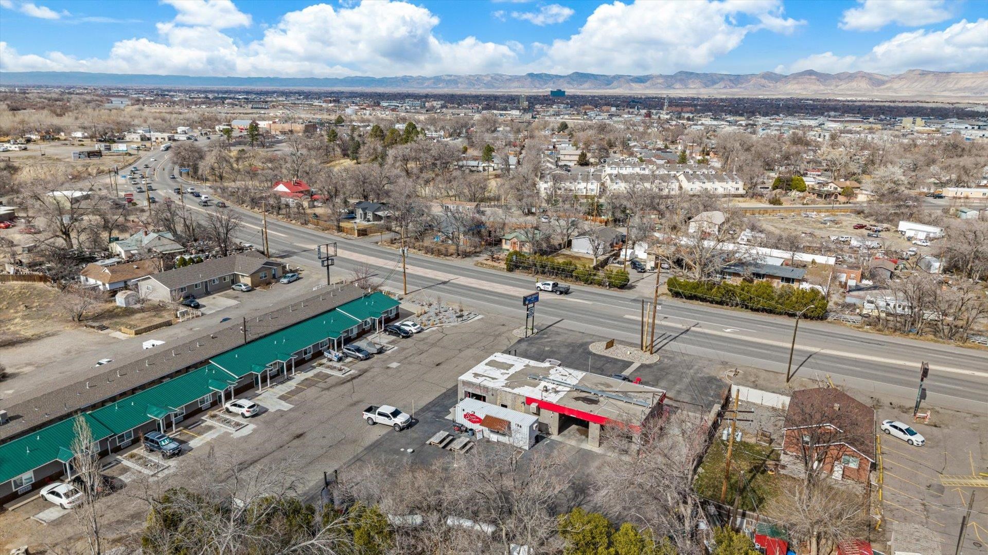 555 1/2 S Highway 50 Property Photo 15