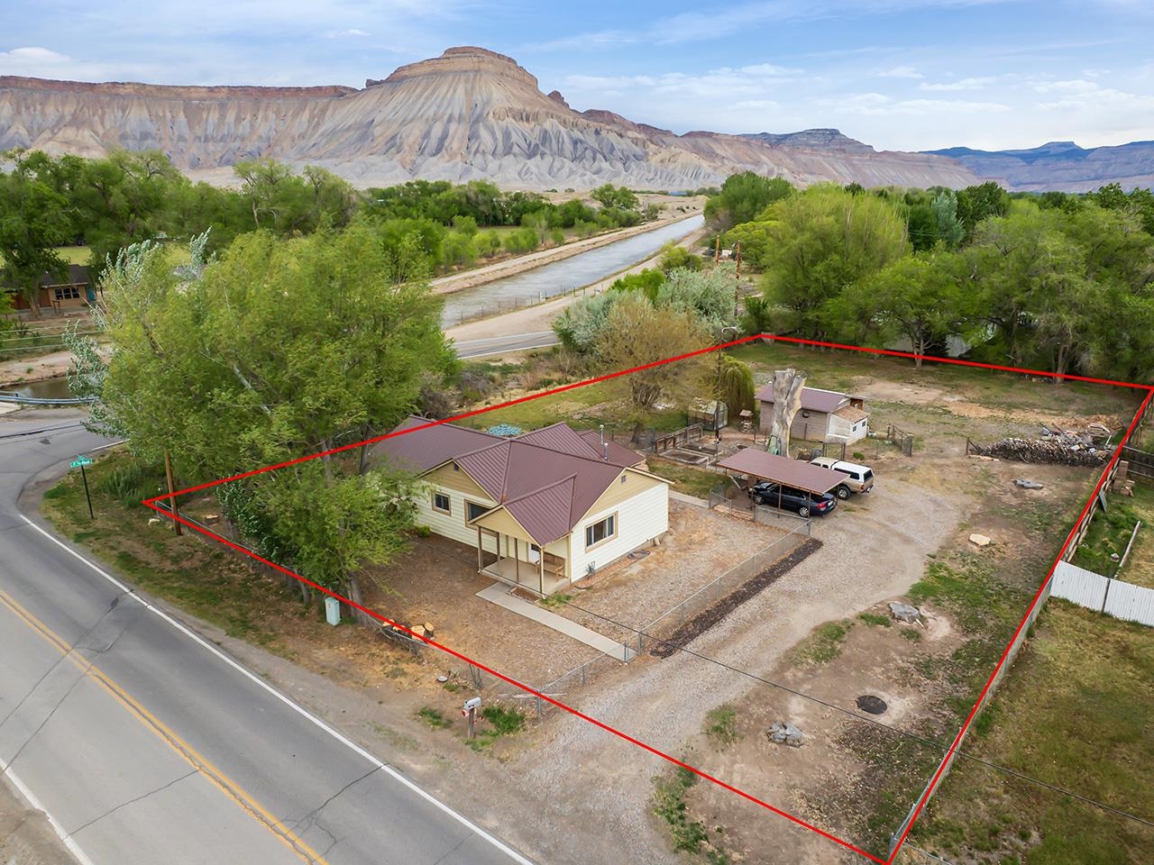 660 33 Road Property Photo