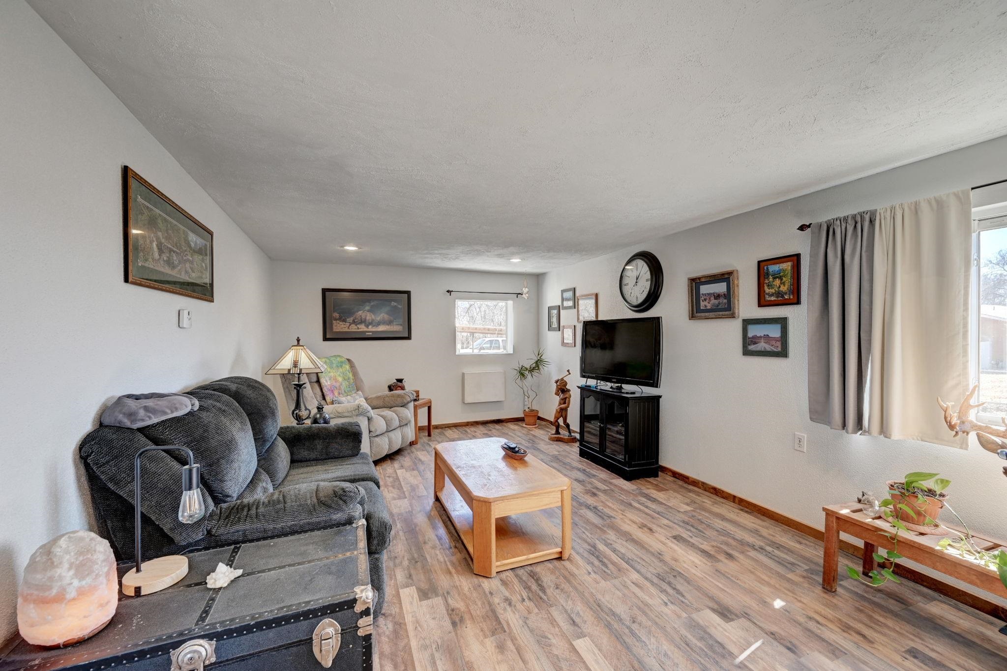 660 33 Road Property Photo 3