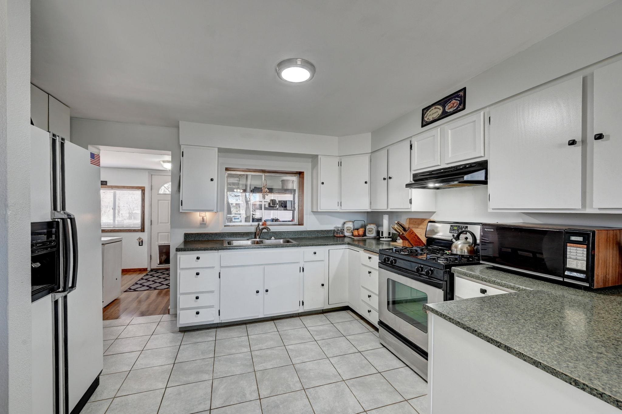 660 33 Road Property Photo 9
