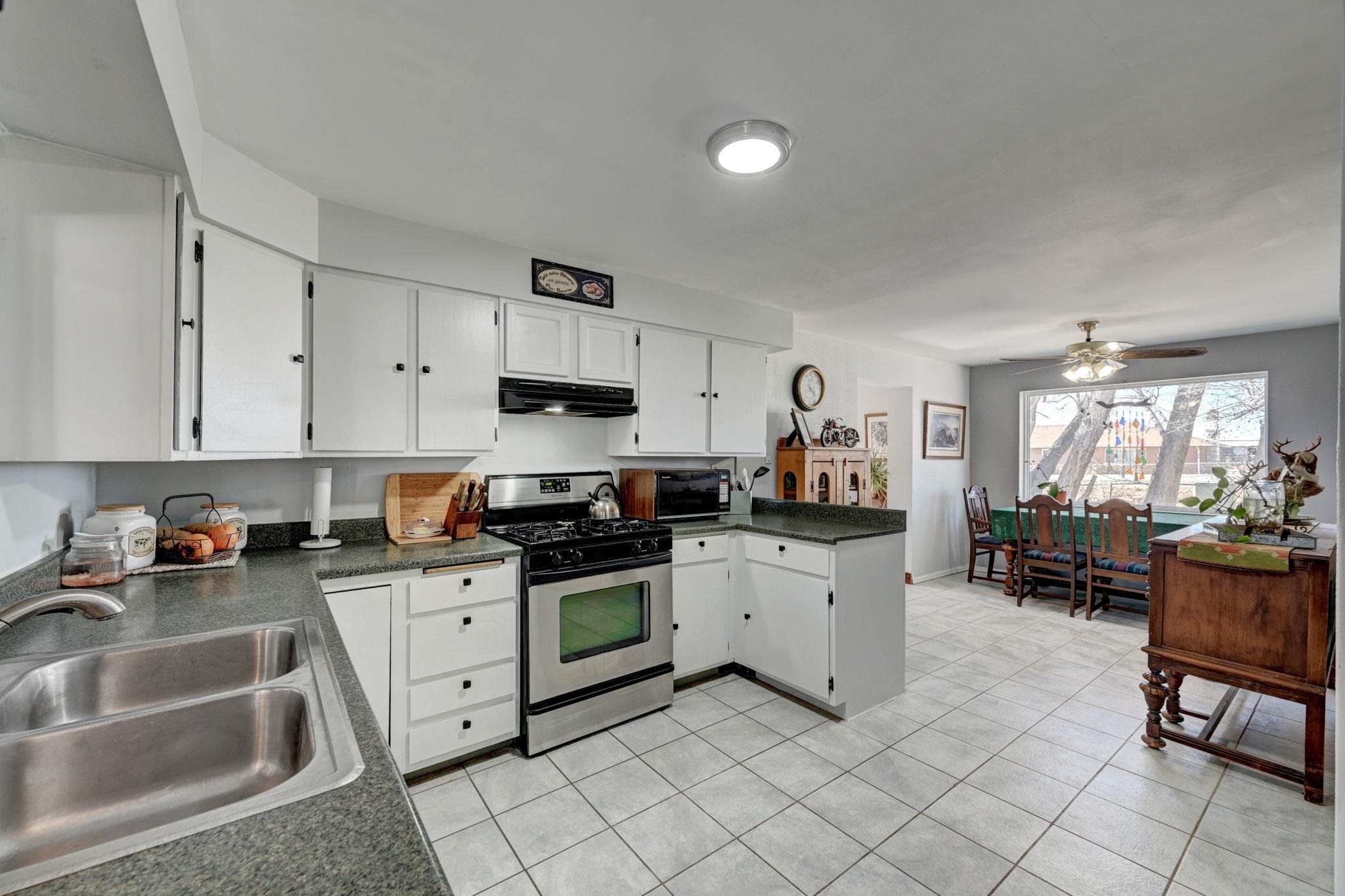 660 33 Road Property Photo 11