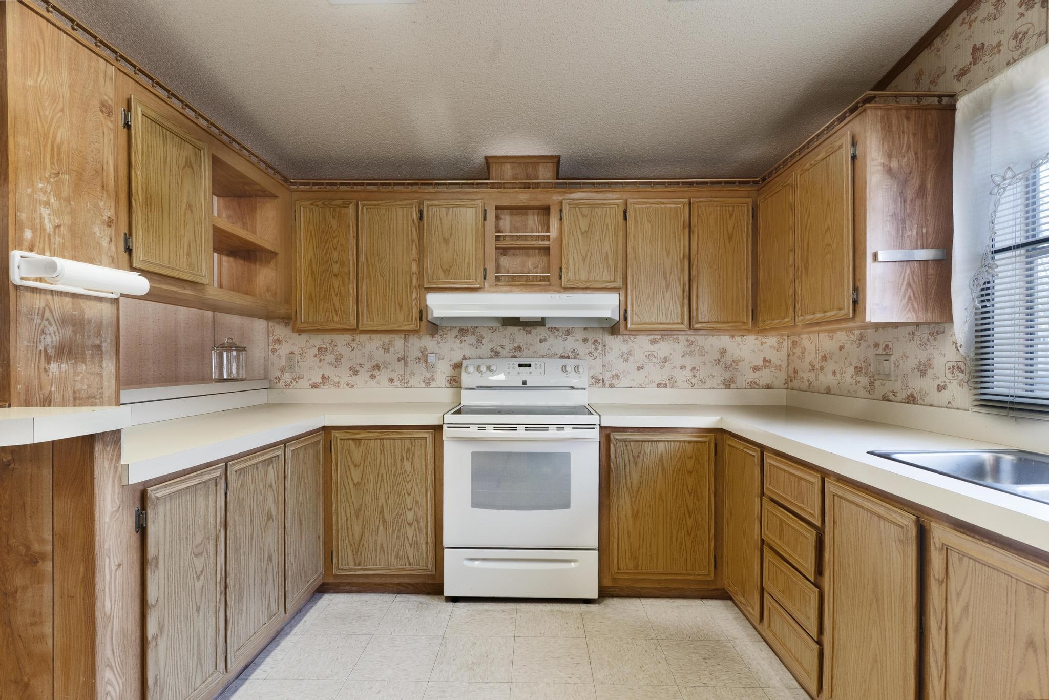 3781 Granada Drive Property Photo 4