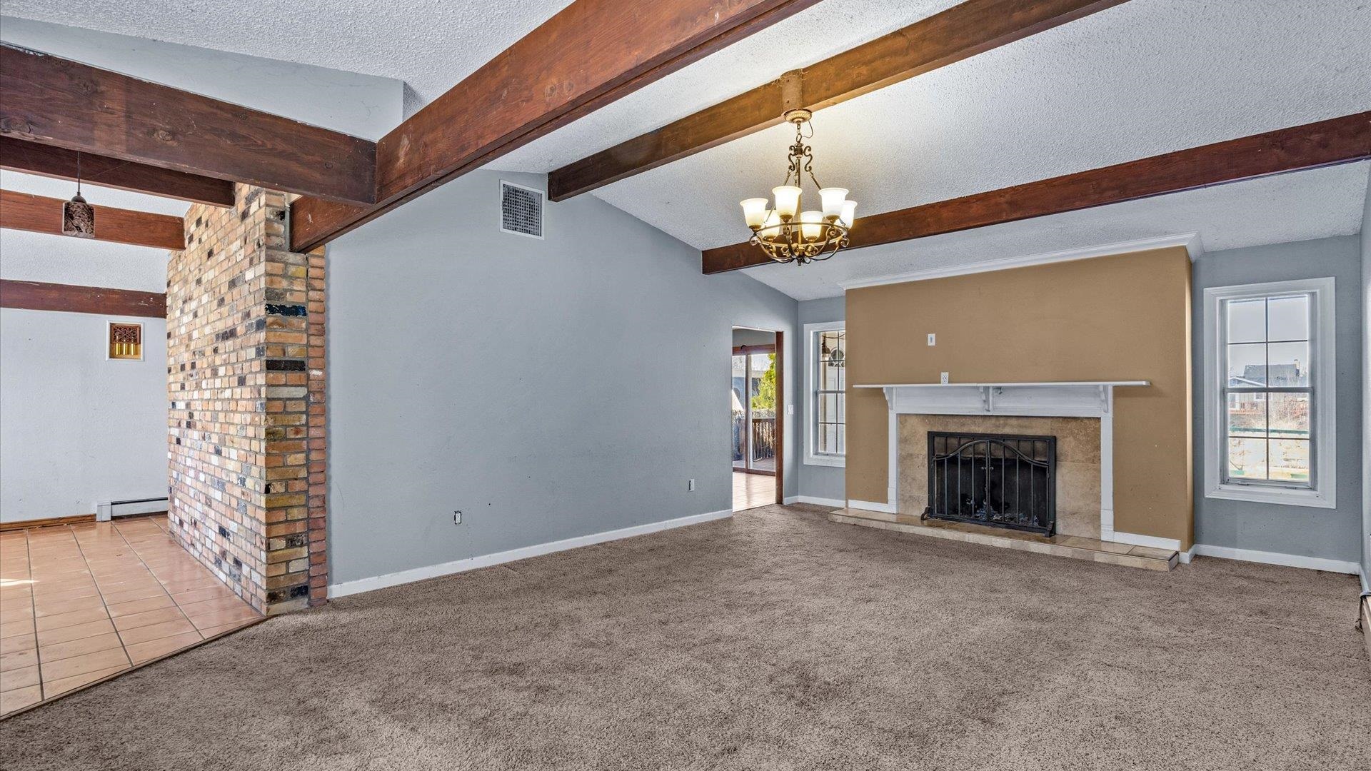 2292 Pawnee Drive Property Photo 3