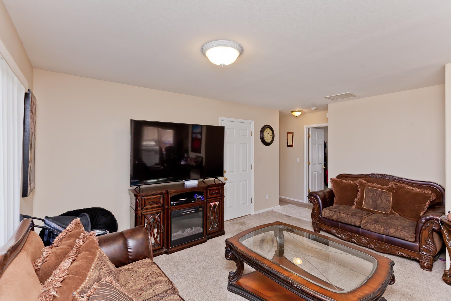 2939 N Palace Circle Property Photo 4