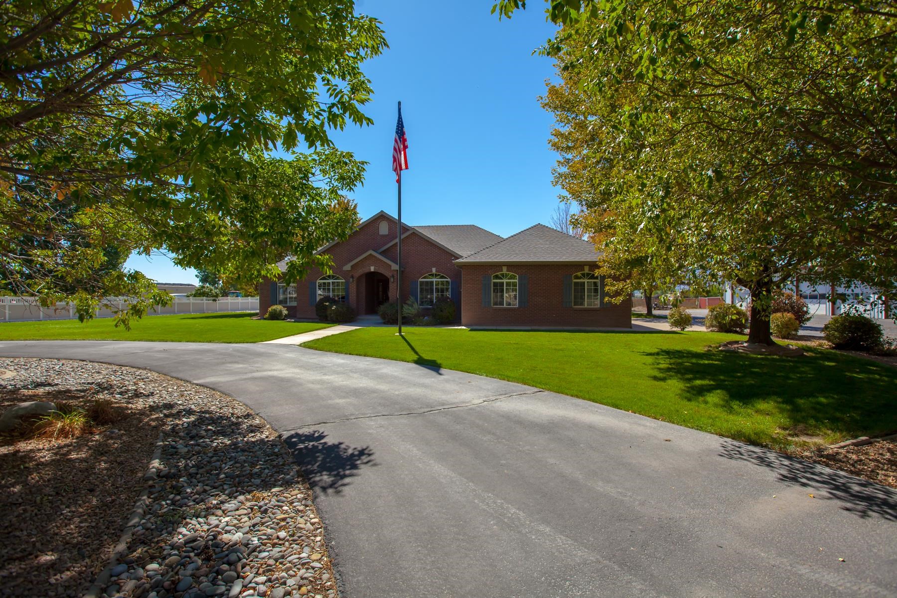 2101 I 1/2 Road Property Photo