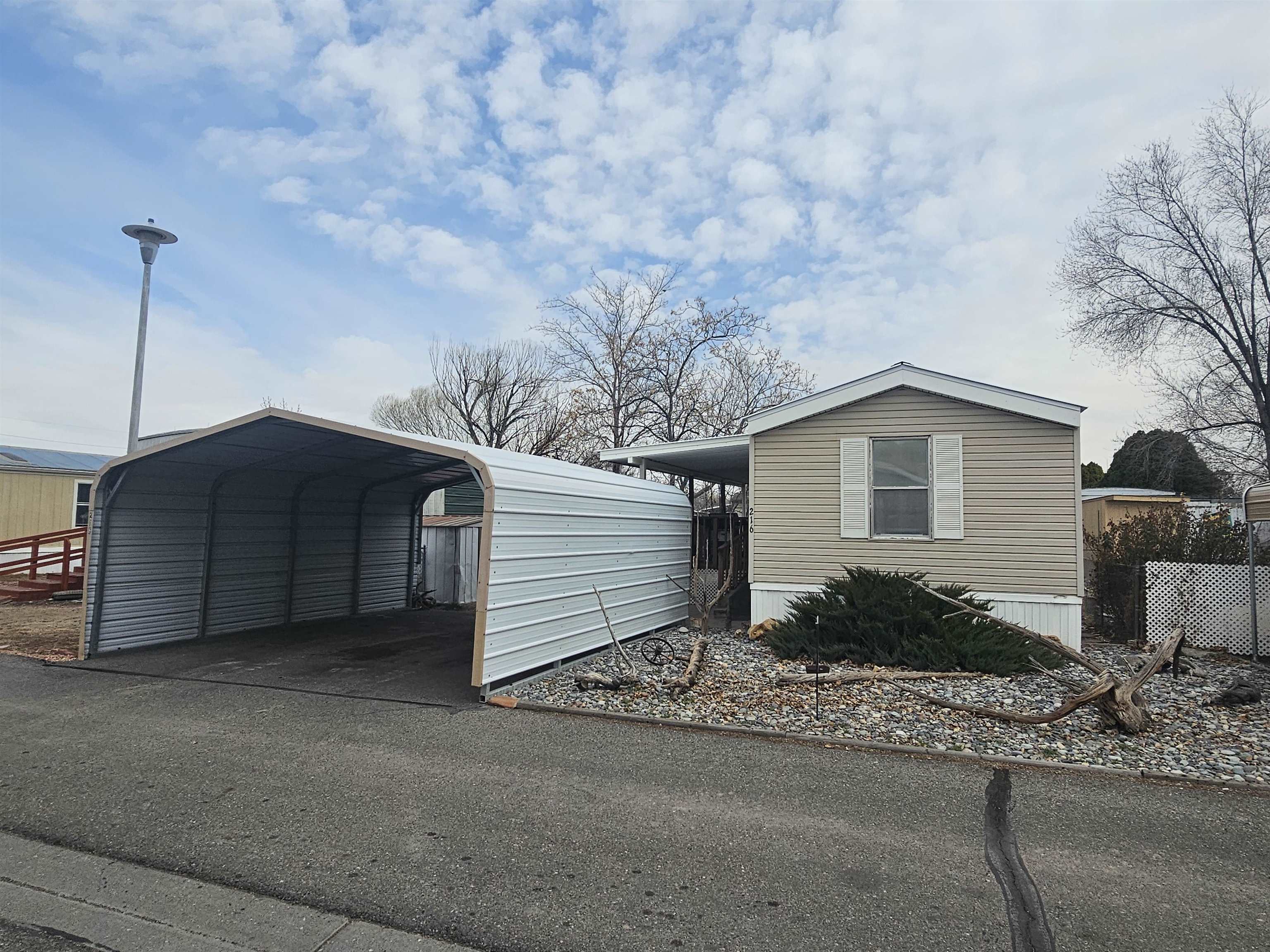 585 25 1/2 Road Property Photo 2