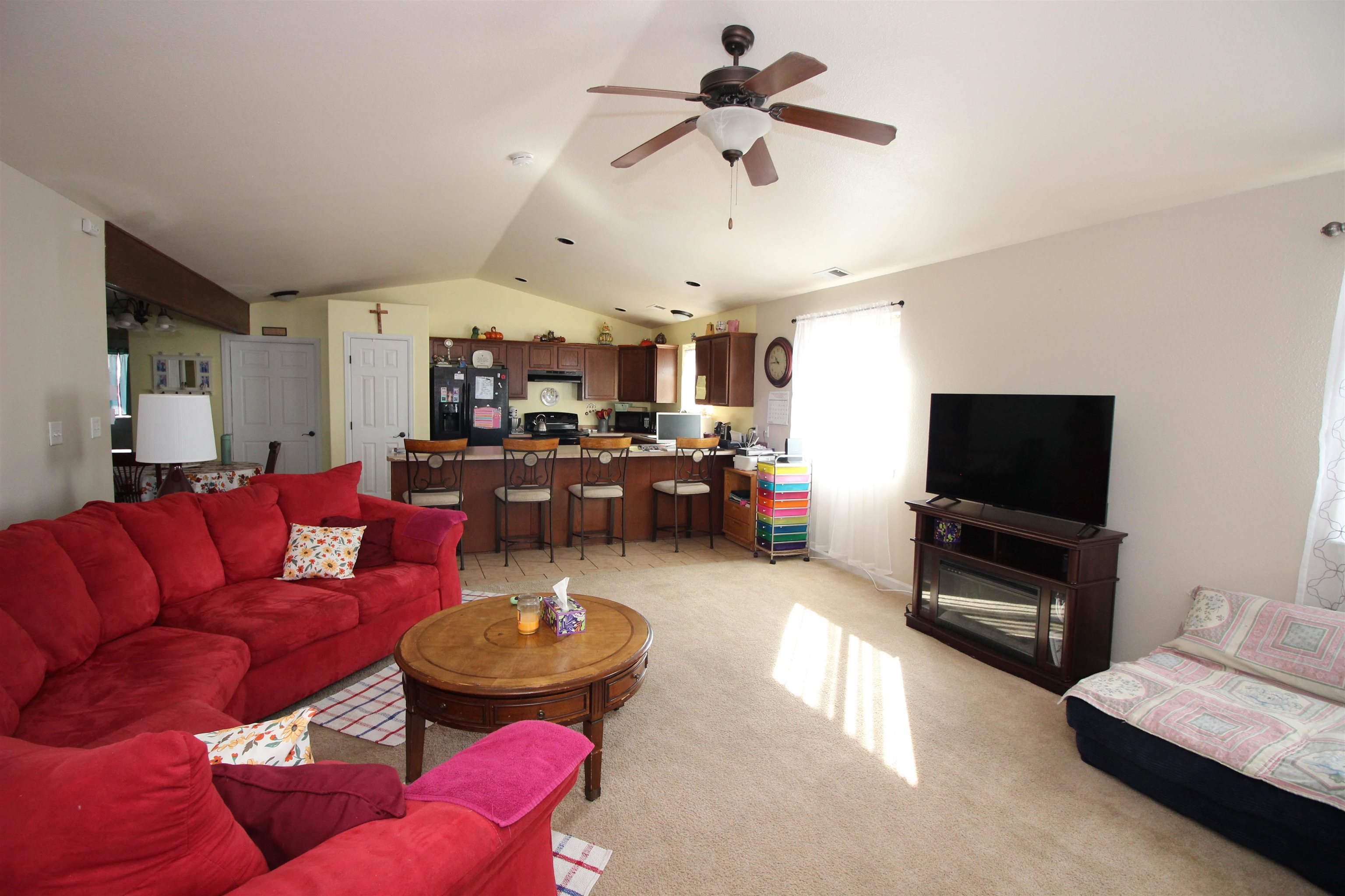 556 Acacia Avenue Property Photo 3