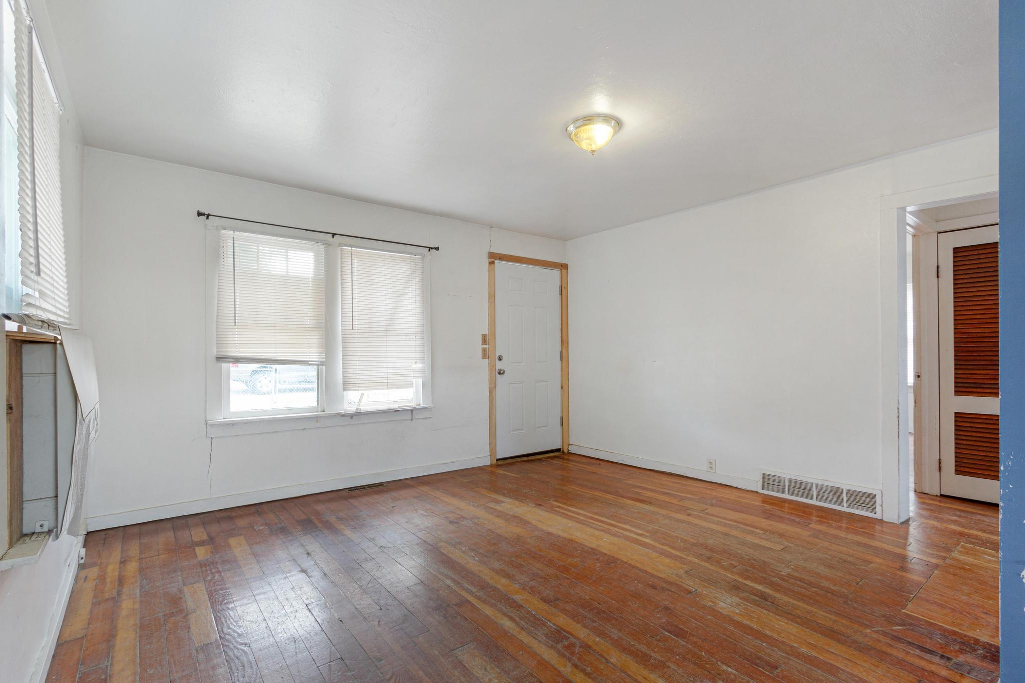 117 Laura Avenue Property Photo 4