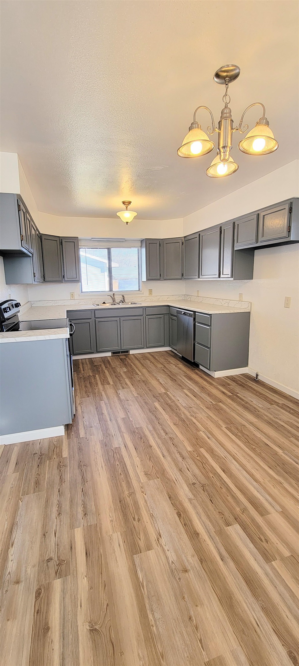 314 3rd Street Property Photo 4