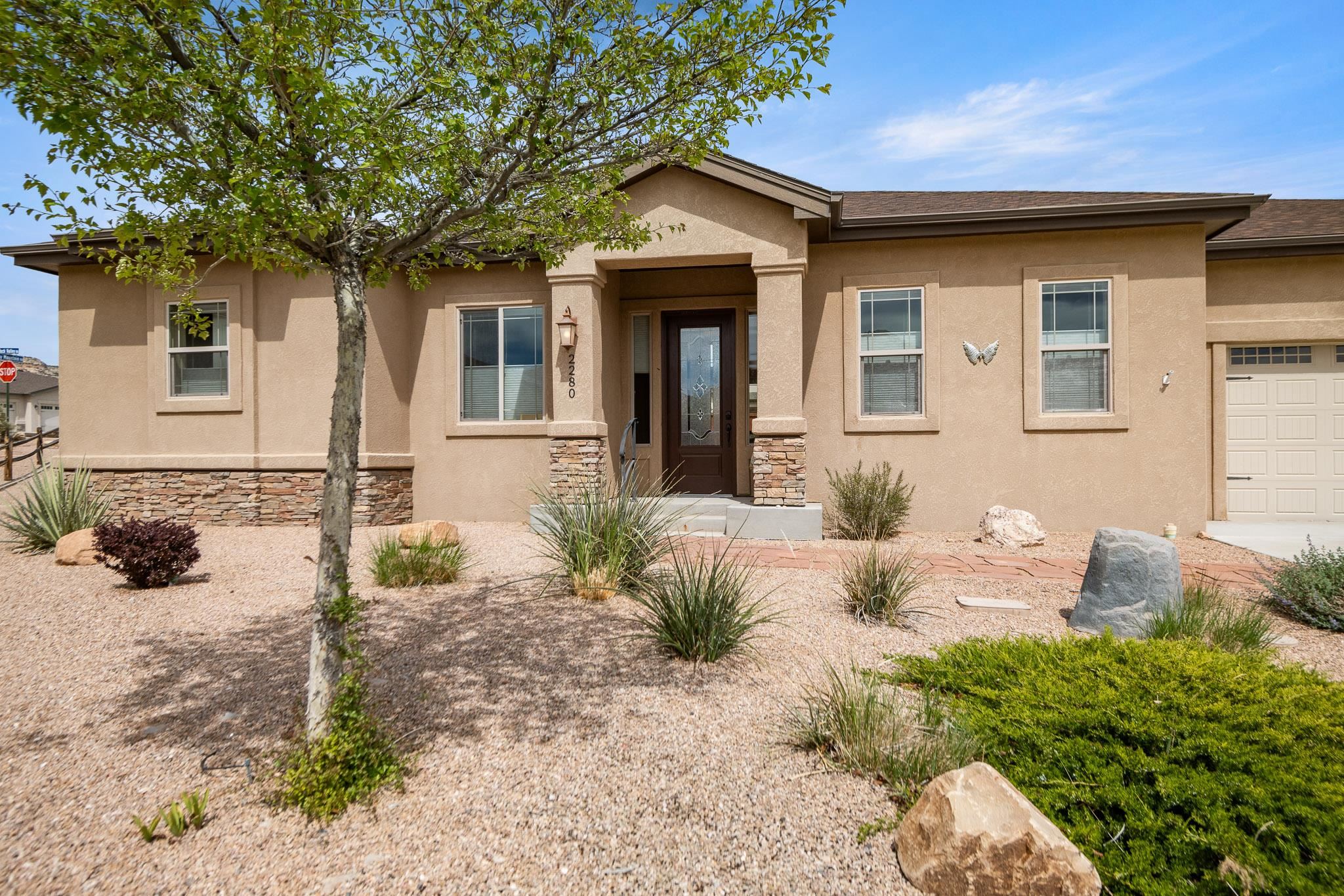 Red Rocks Valley Real Estate Listings Main Image