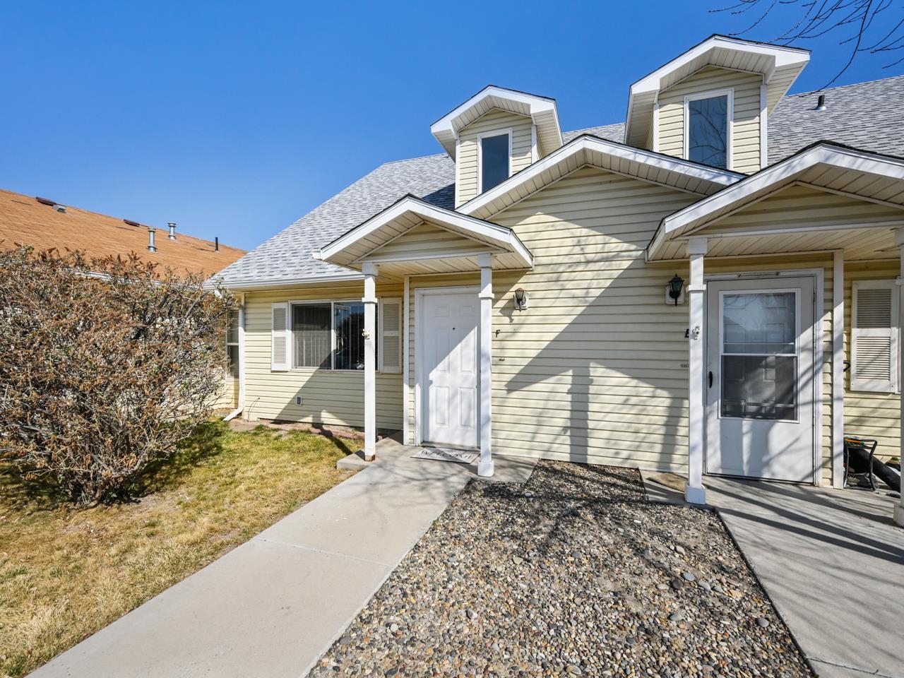 384 Sunnyside Circle Property Photo