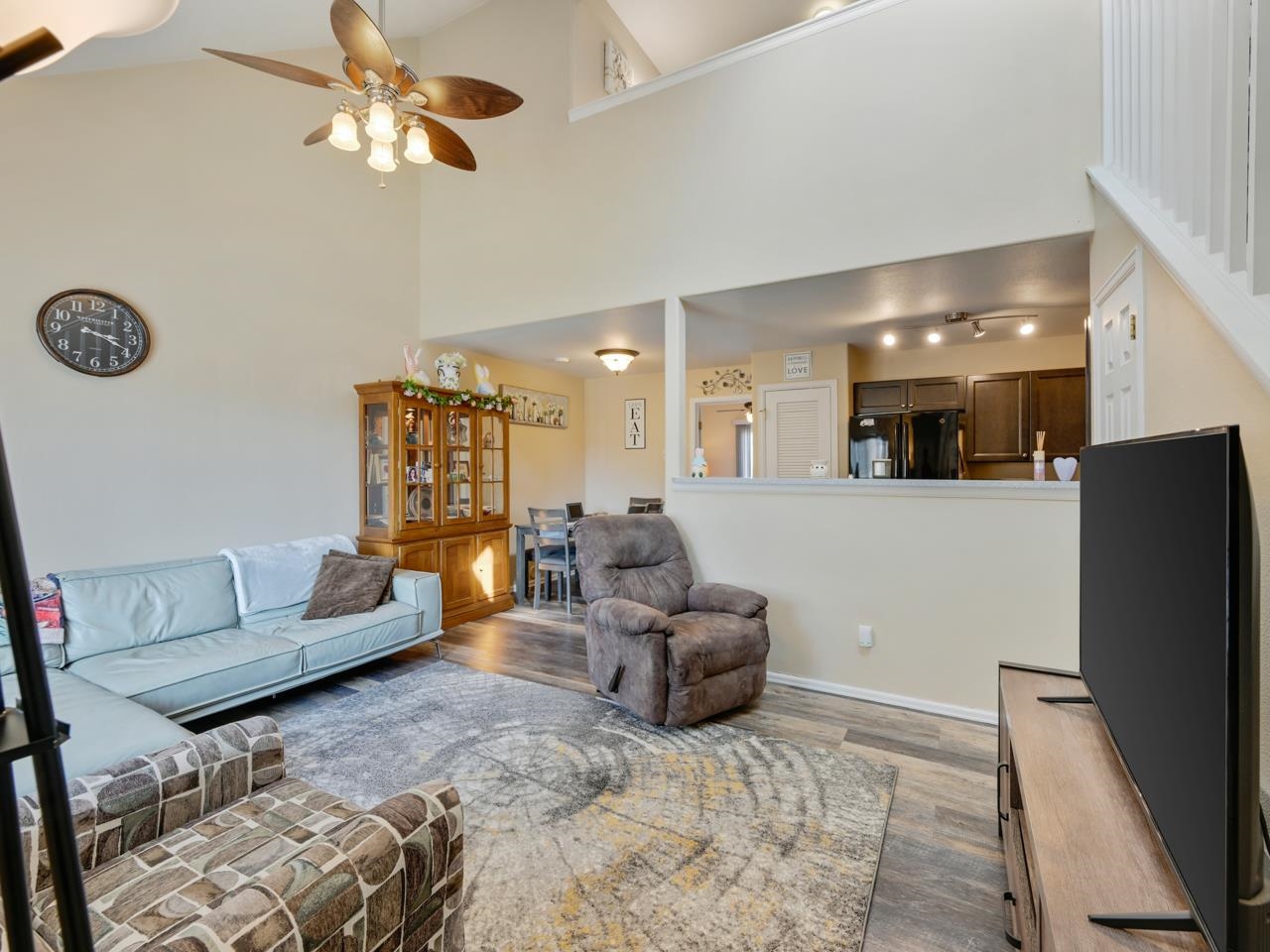 384 Sunnyside Circle Property Photo 2