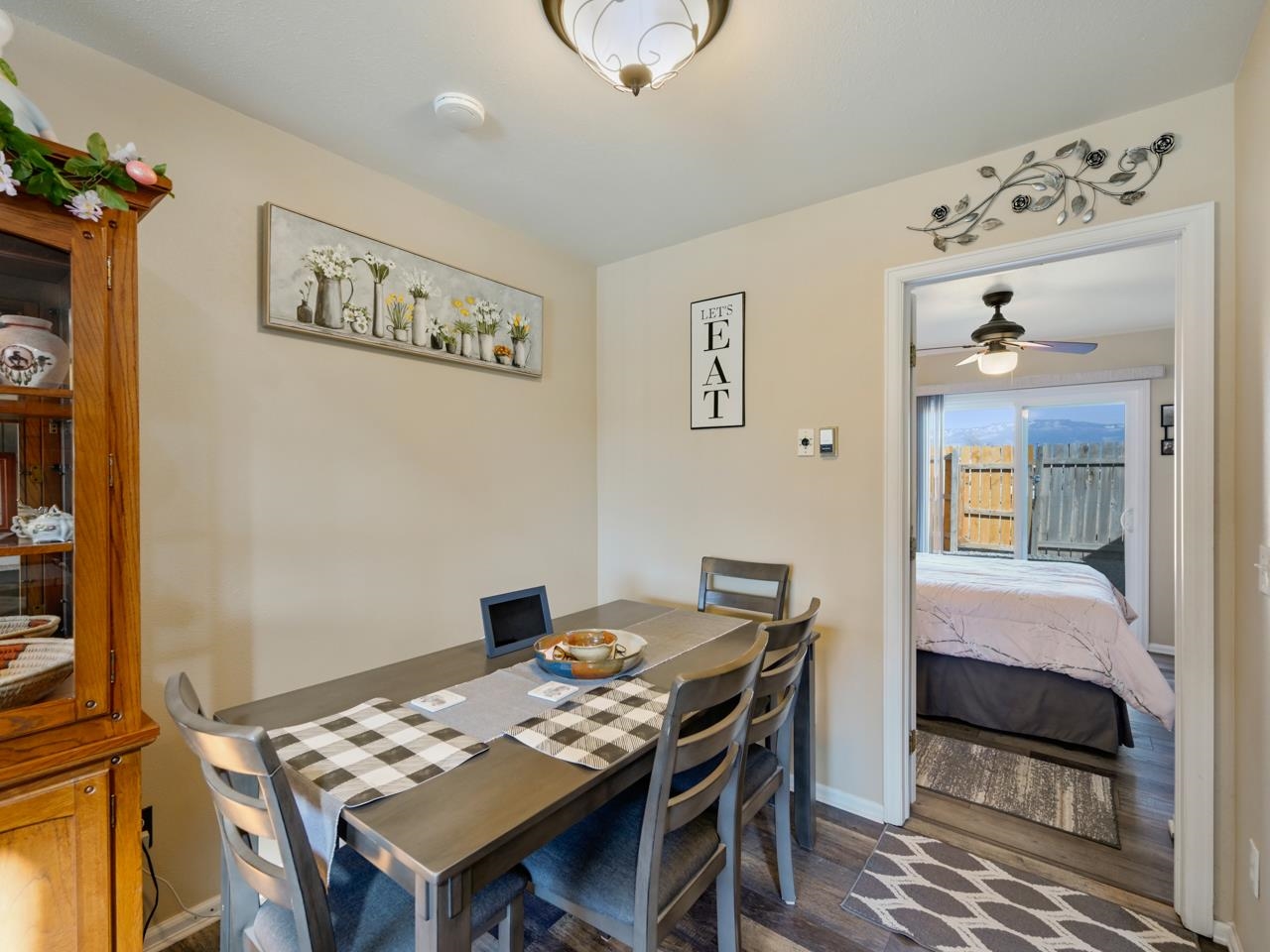 384 Sunnyside Circle Property Photo 4